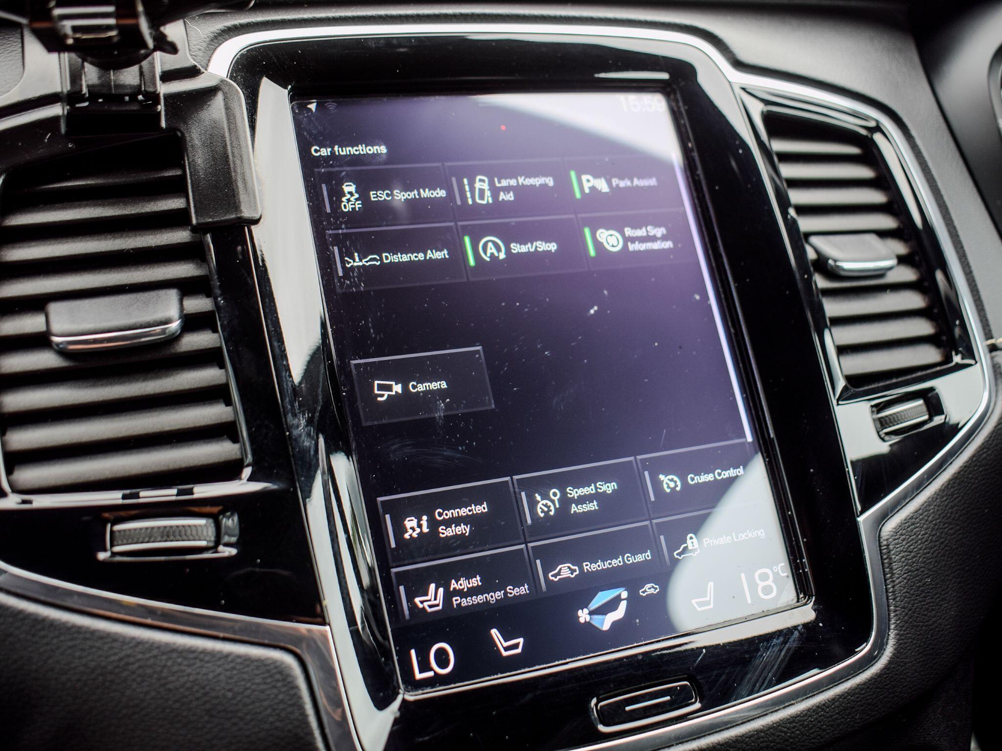 Volvo XC90 view 18