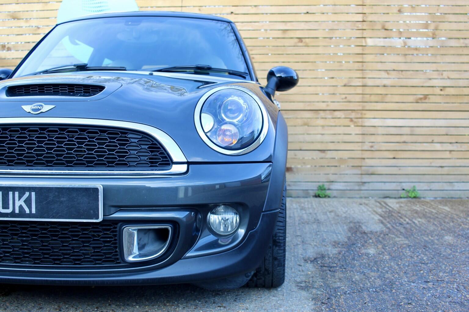 Mini Hatch view 27