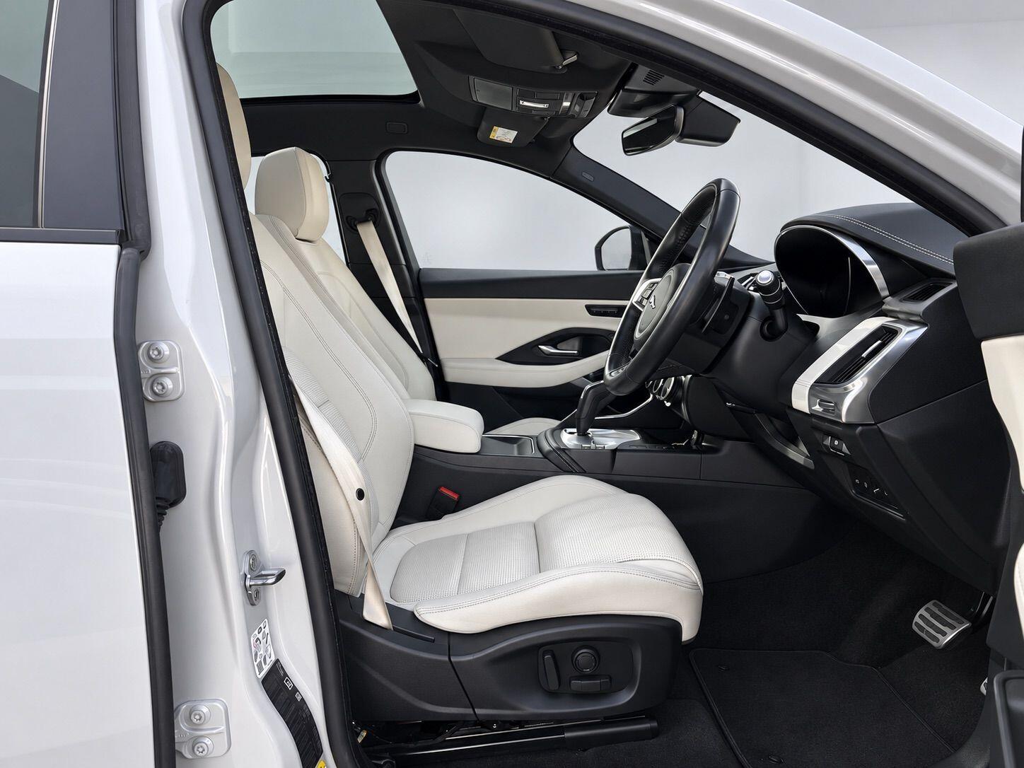 Jaguar E-Pace view 18