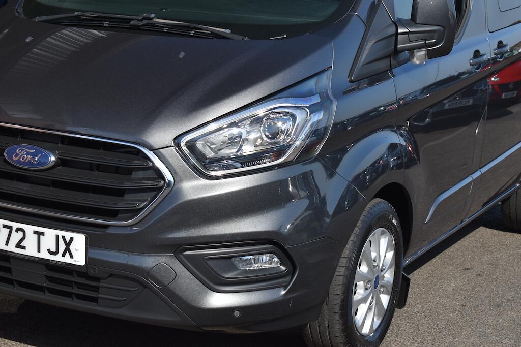 Ford Transit Custom view 22