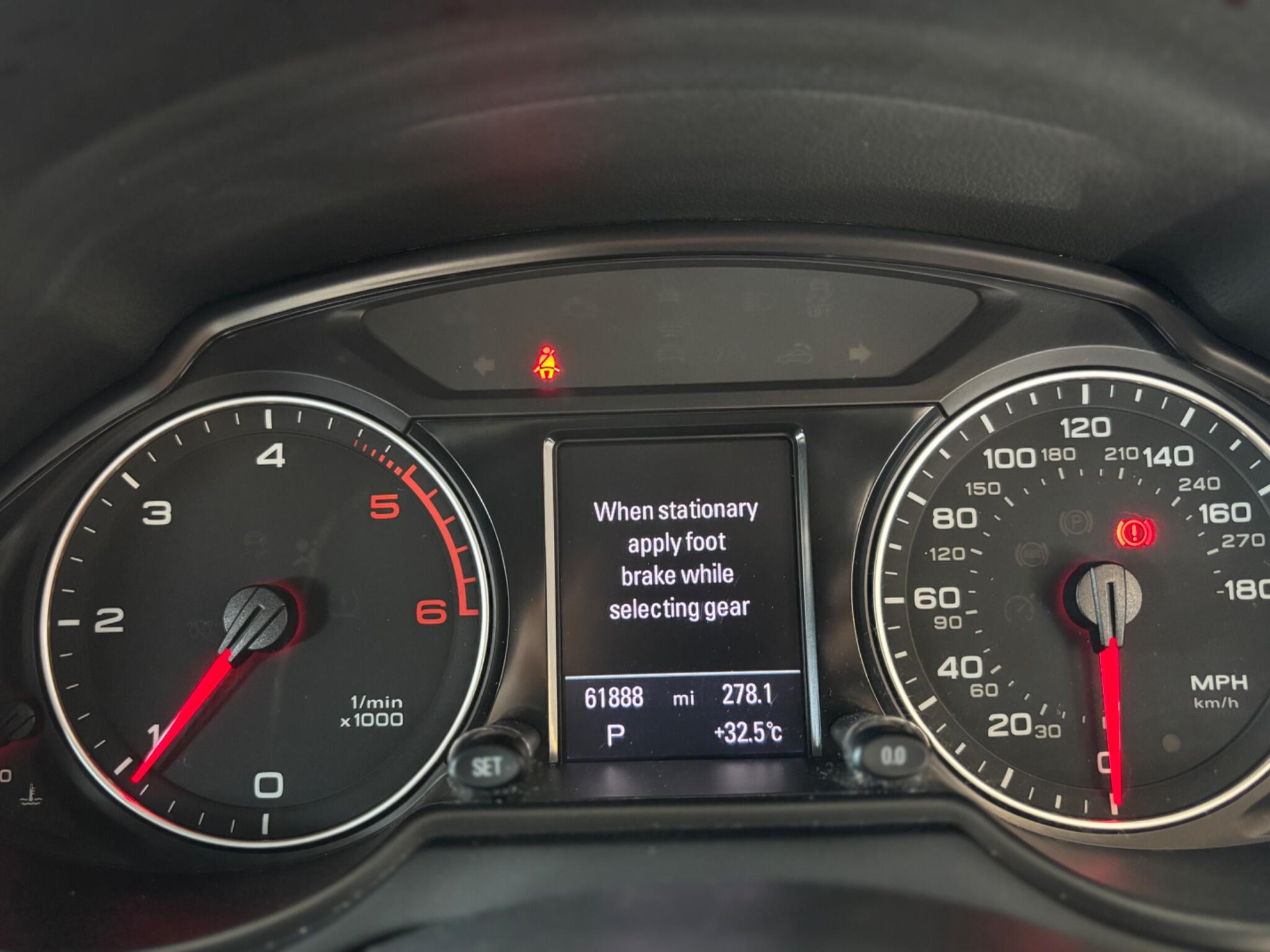 Audi Q5 view 24