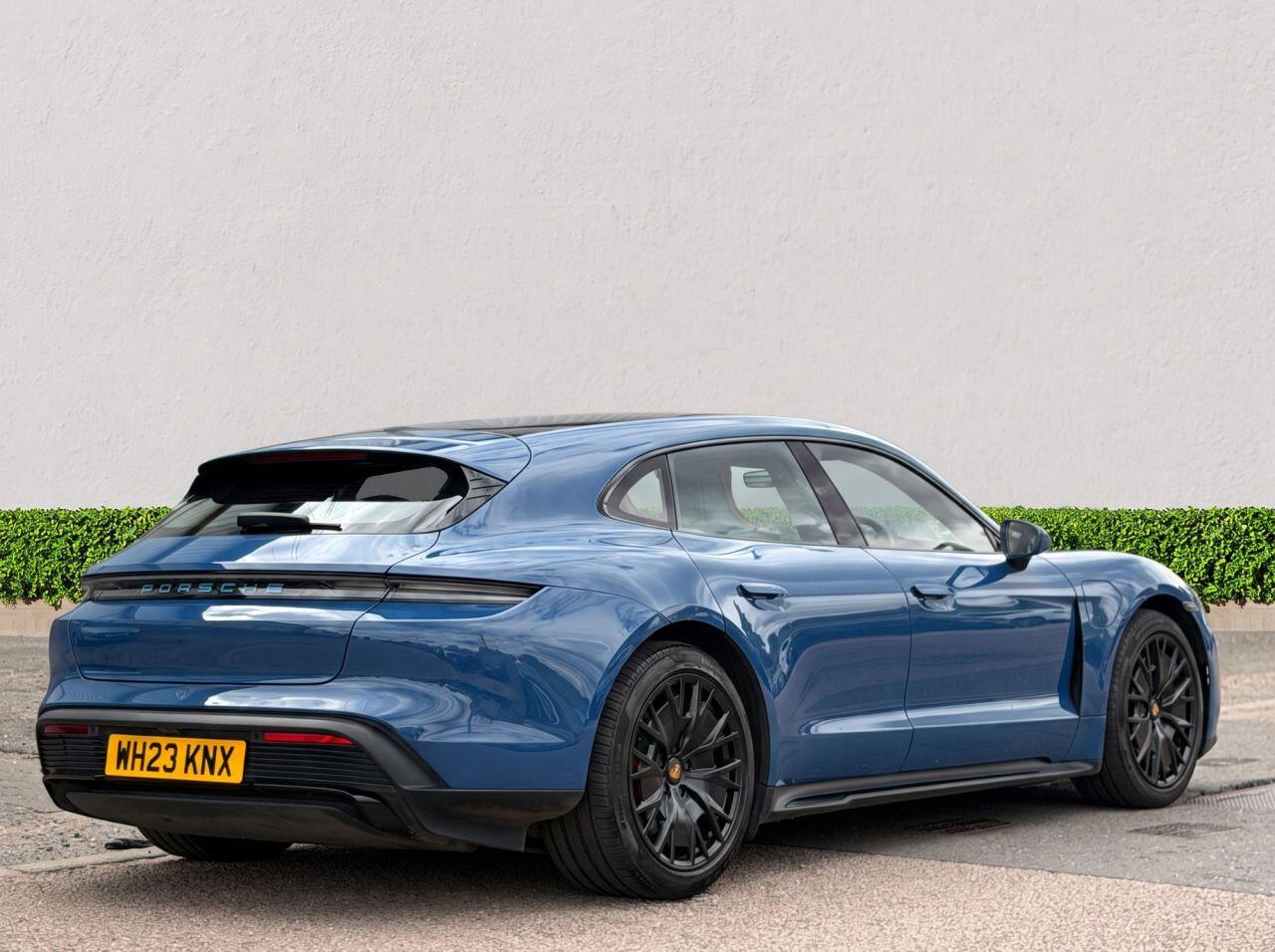 Porsche Taycan view 8
