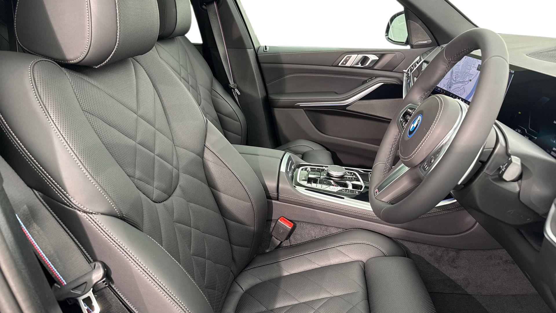 BMW X5 view 11