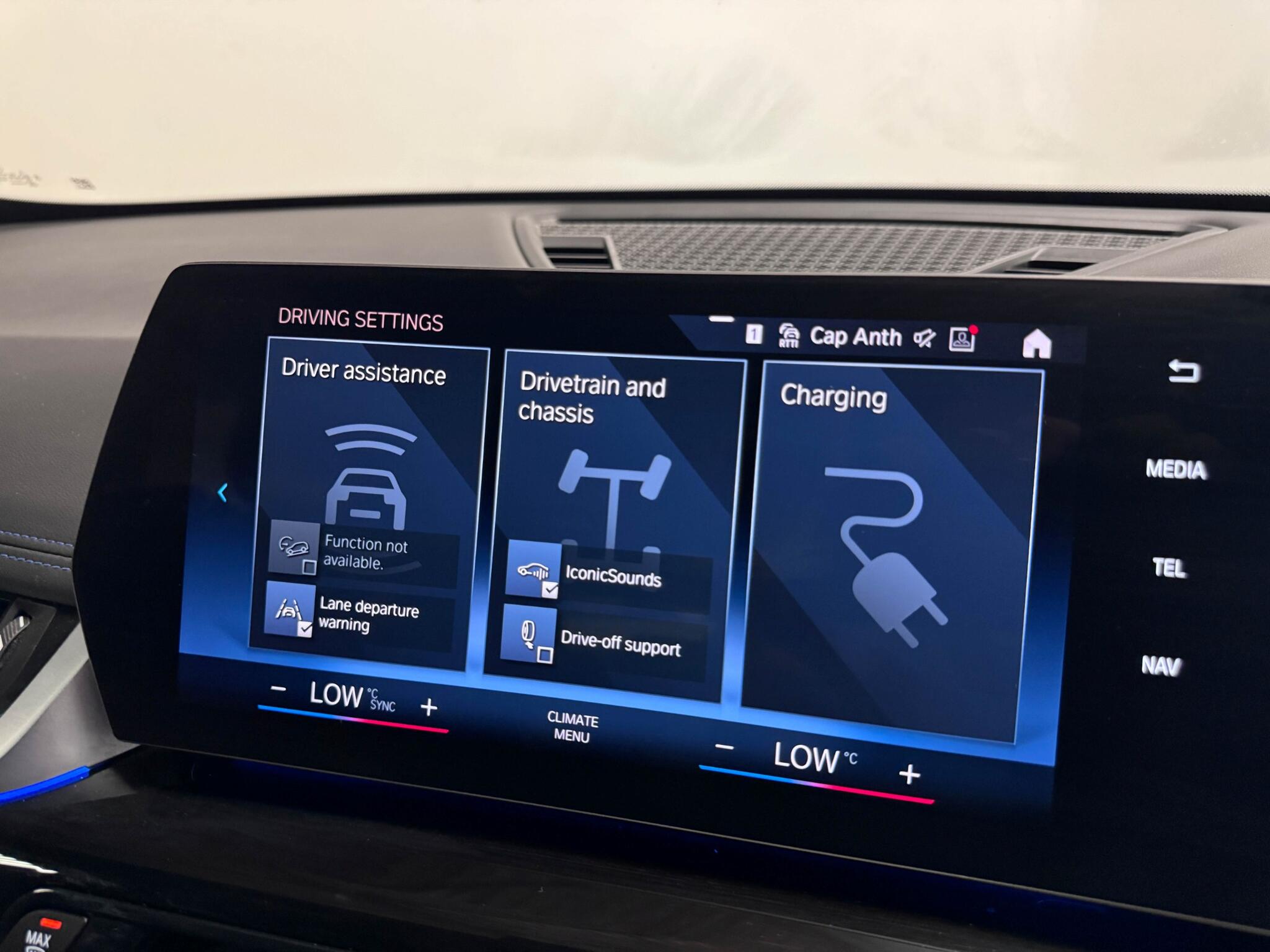 BMW Ix1 view 56