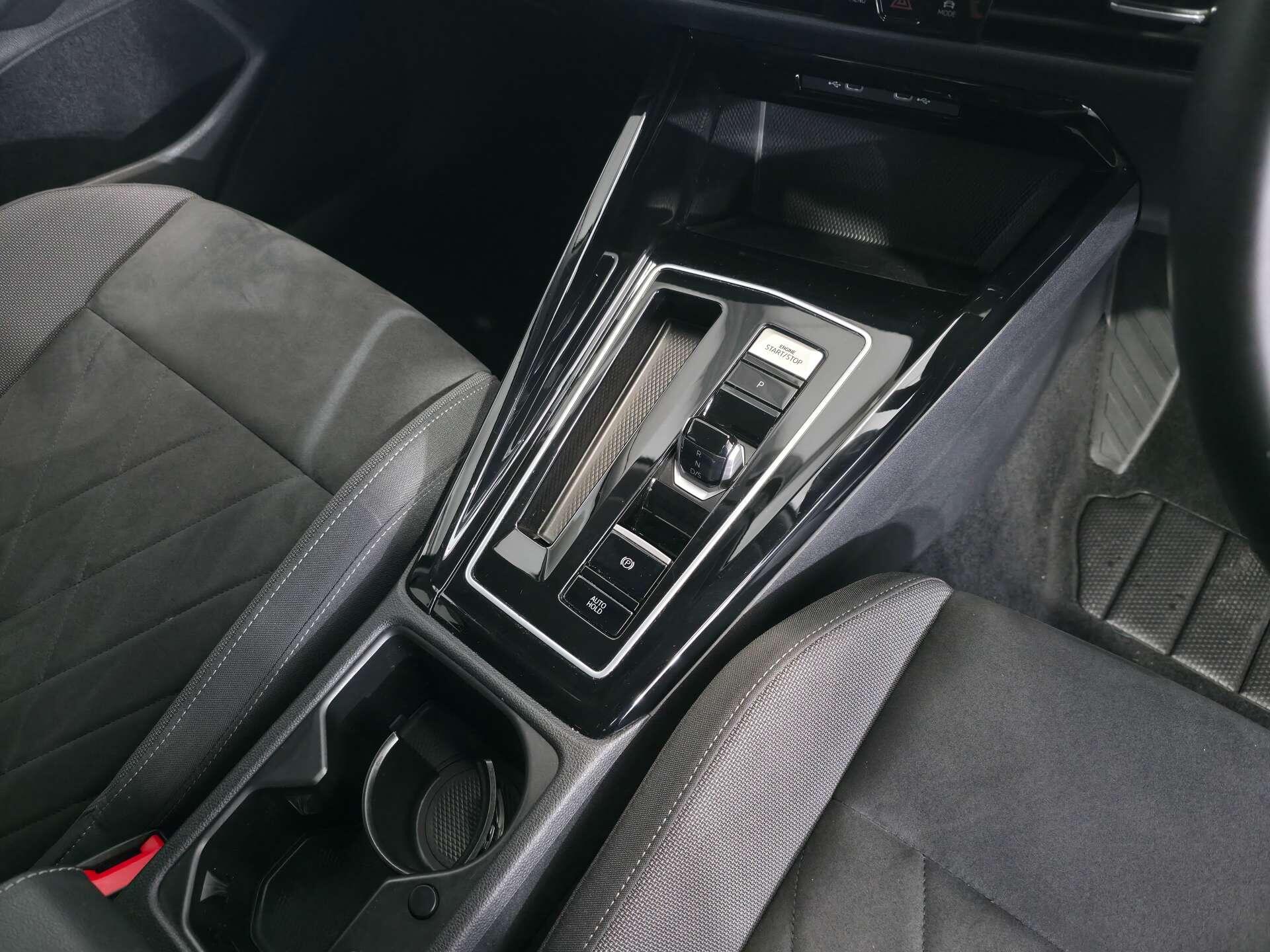 Volkswagen Golf view 17