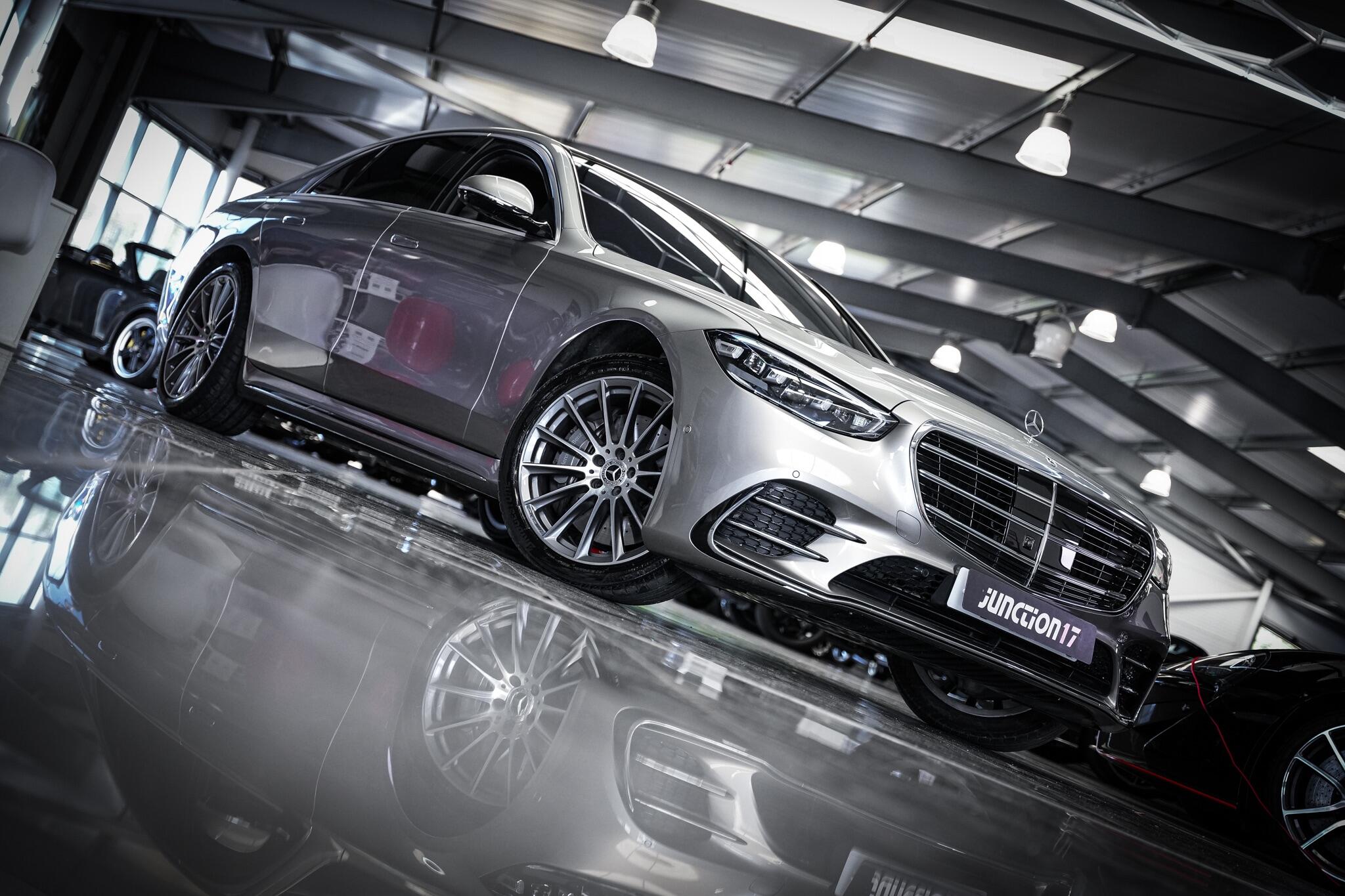 Mercedes-Benz S-Class view 8