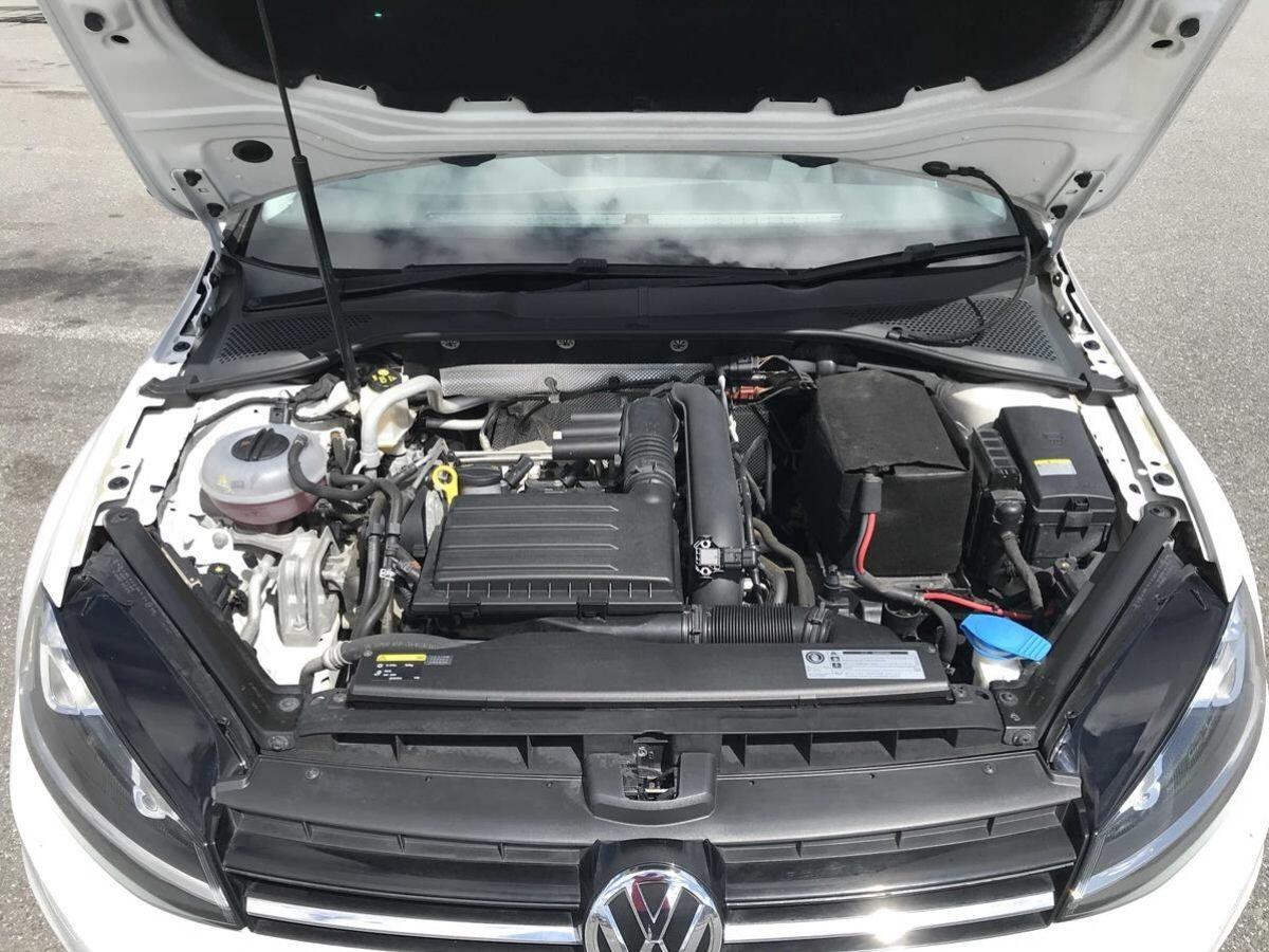 Volkswagen Golf view 12