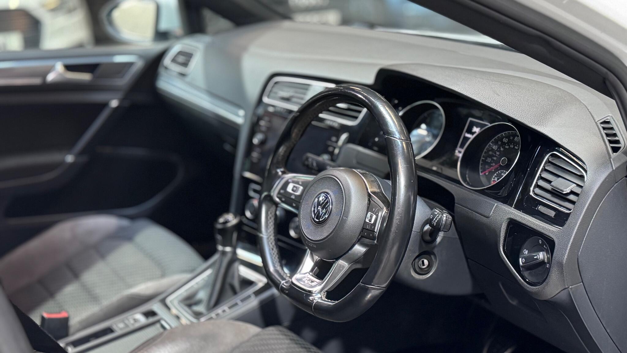 Volkswagen Golf view 25