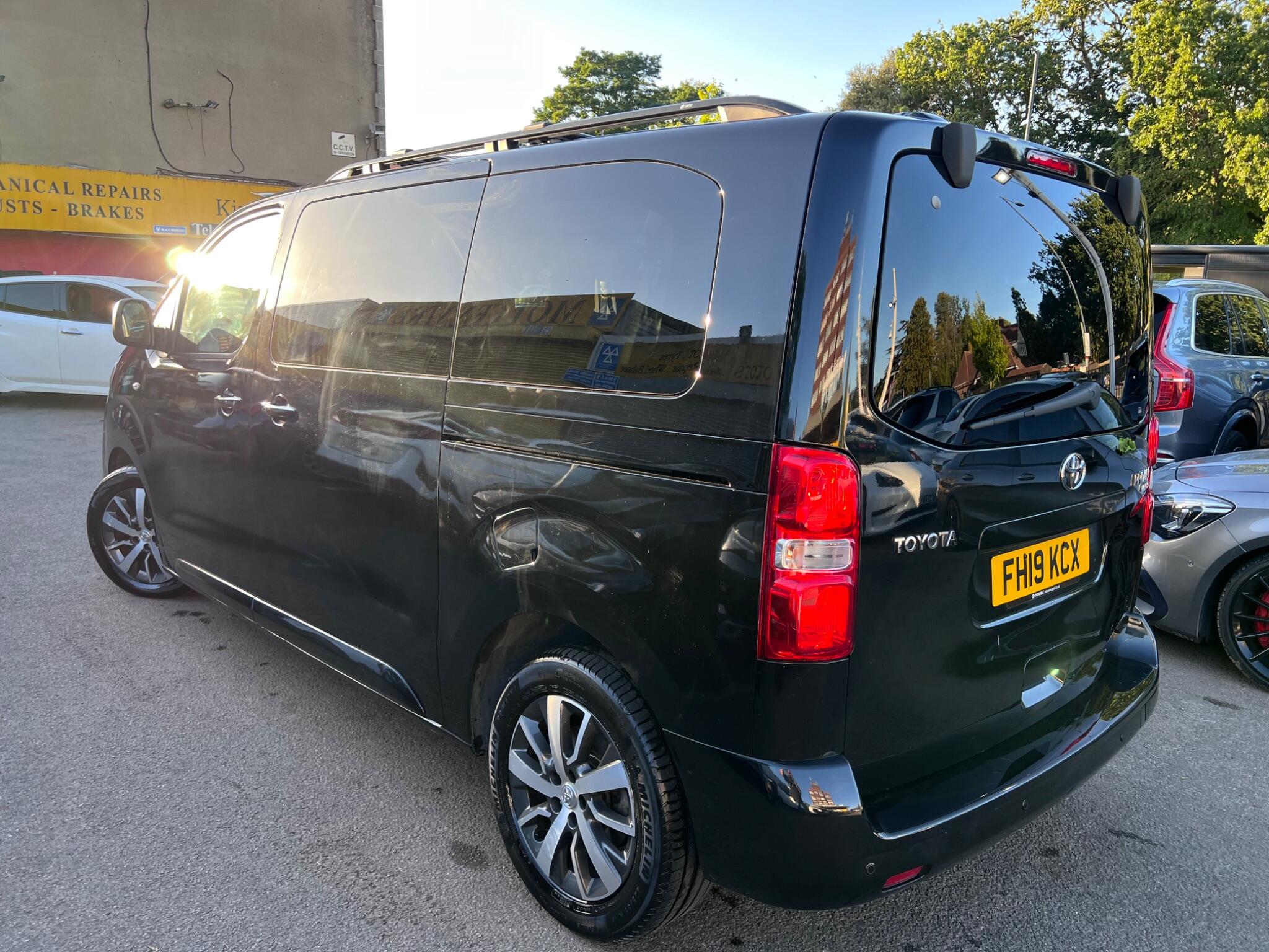 Toyota Proace Verso view 14