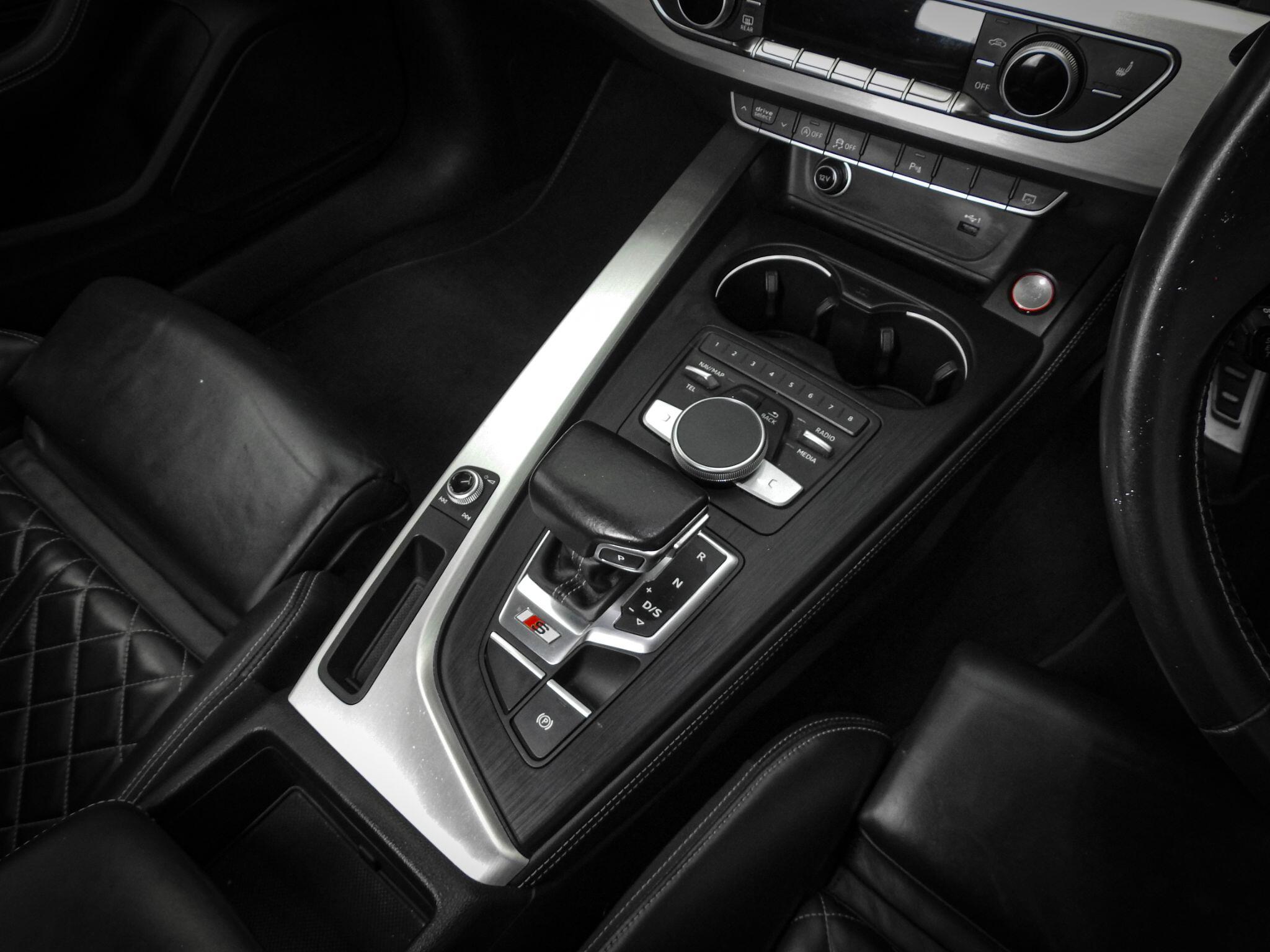 Audi S5 view 31