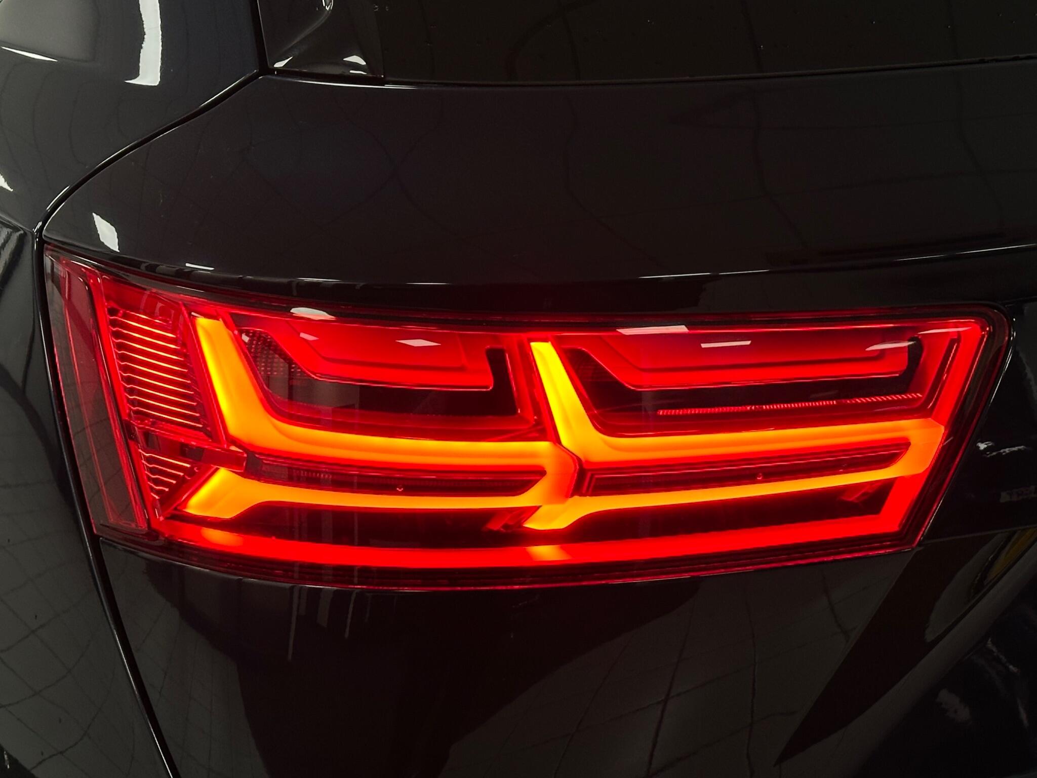 Audi Q7 view 44