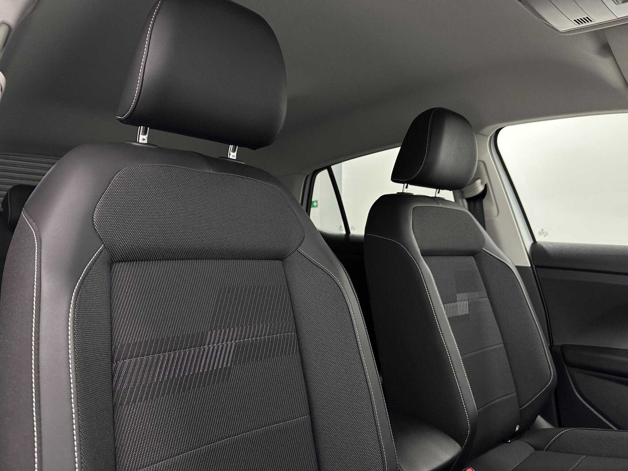 Volkswagen T-Cross view 32