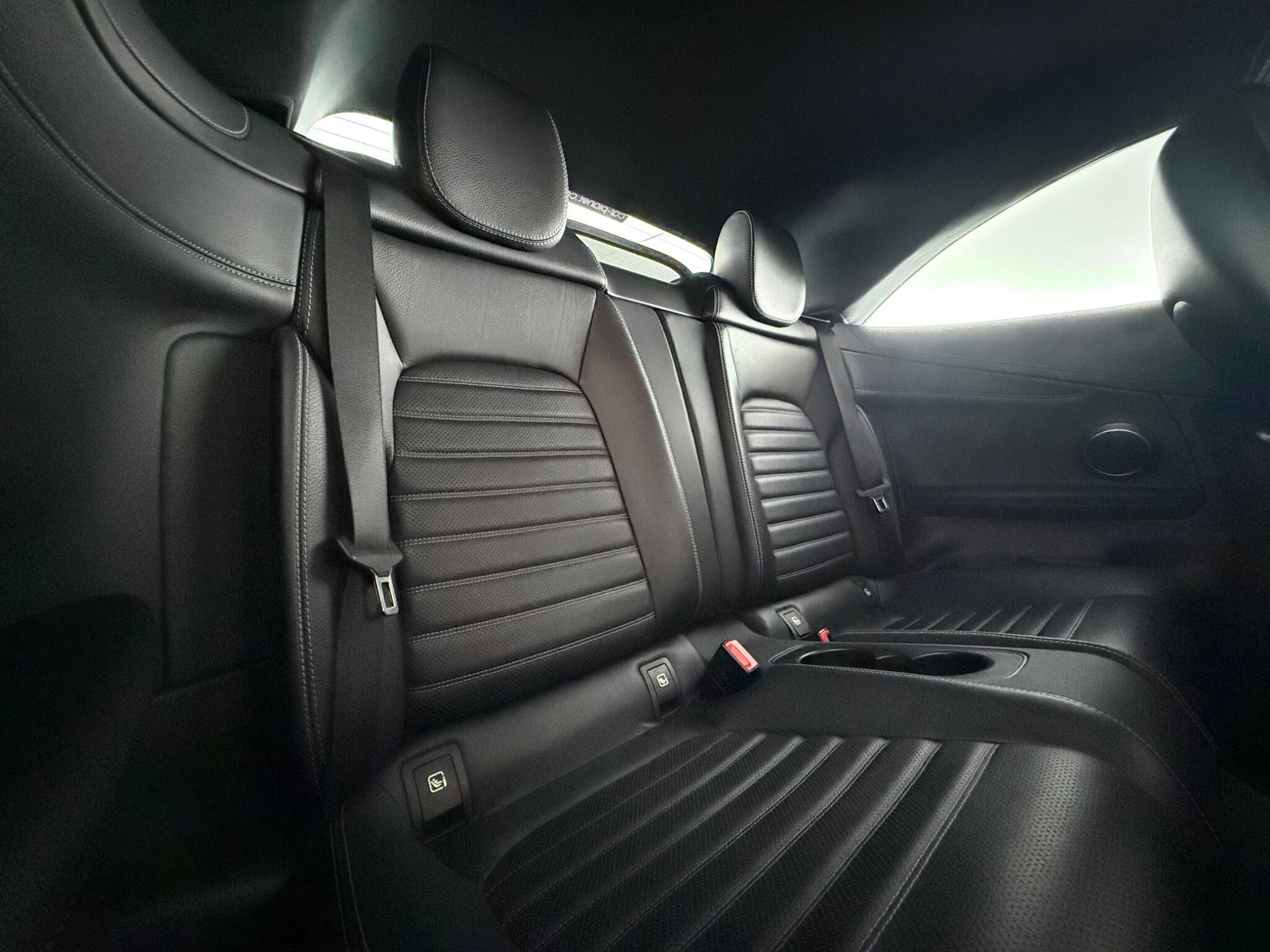 Mercedes-Benz C-Class view 36