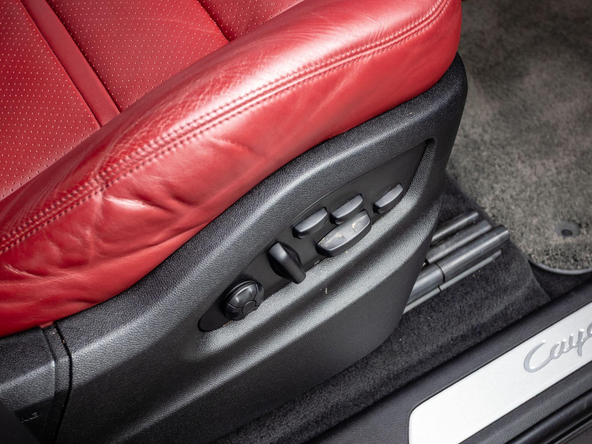 Porsche Cayenne view 38