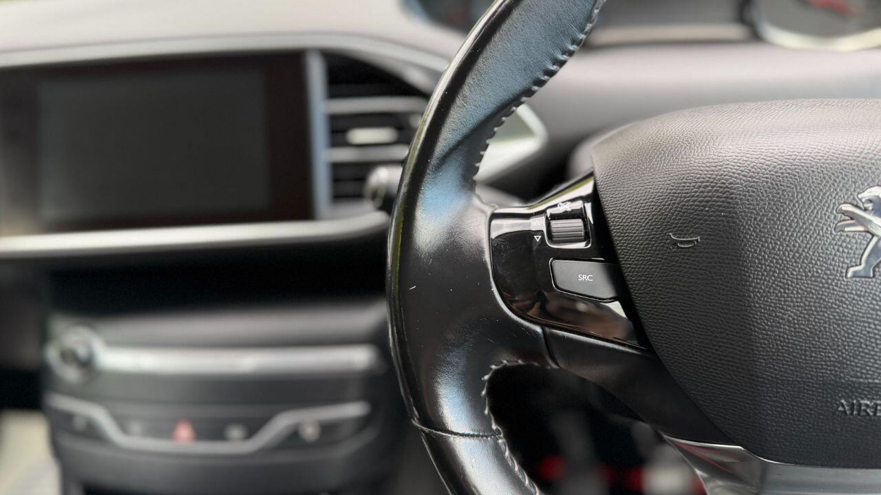 Peugeot 308 view 17