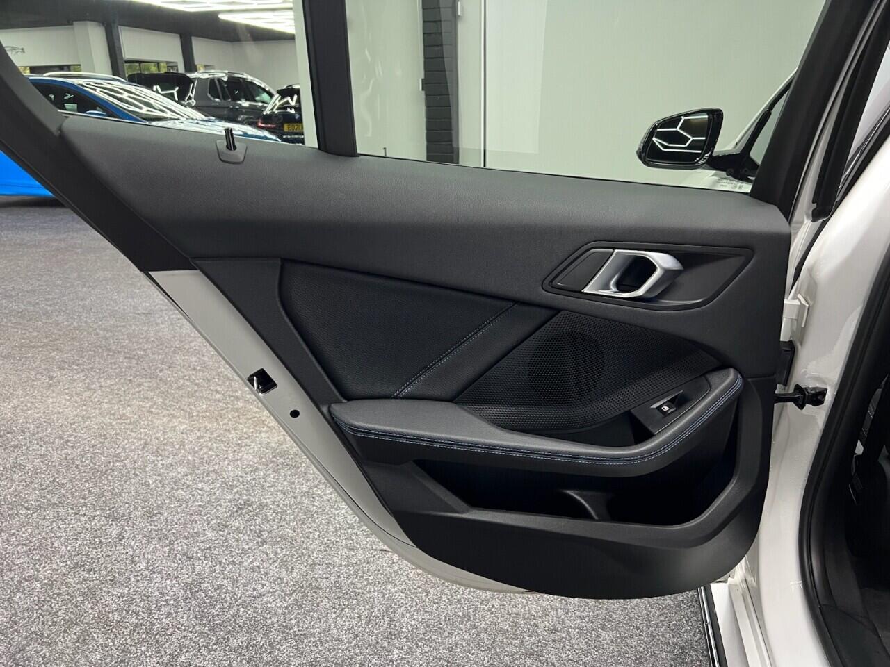 BMW 1 Series view 43