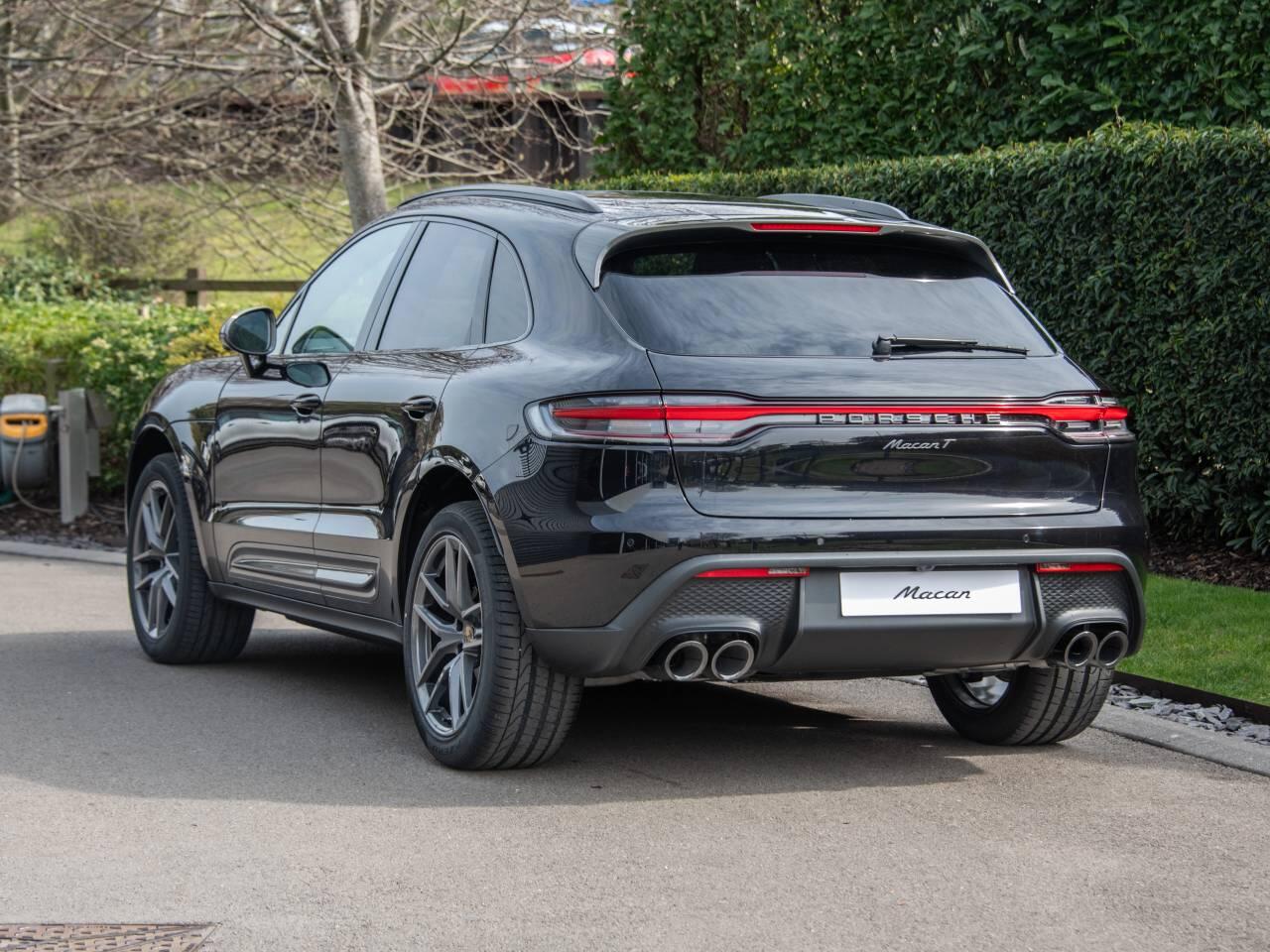 Porsche Macan view 25