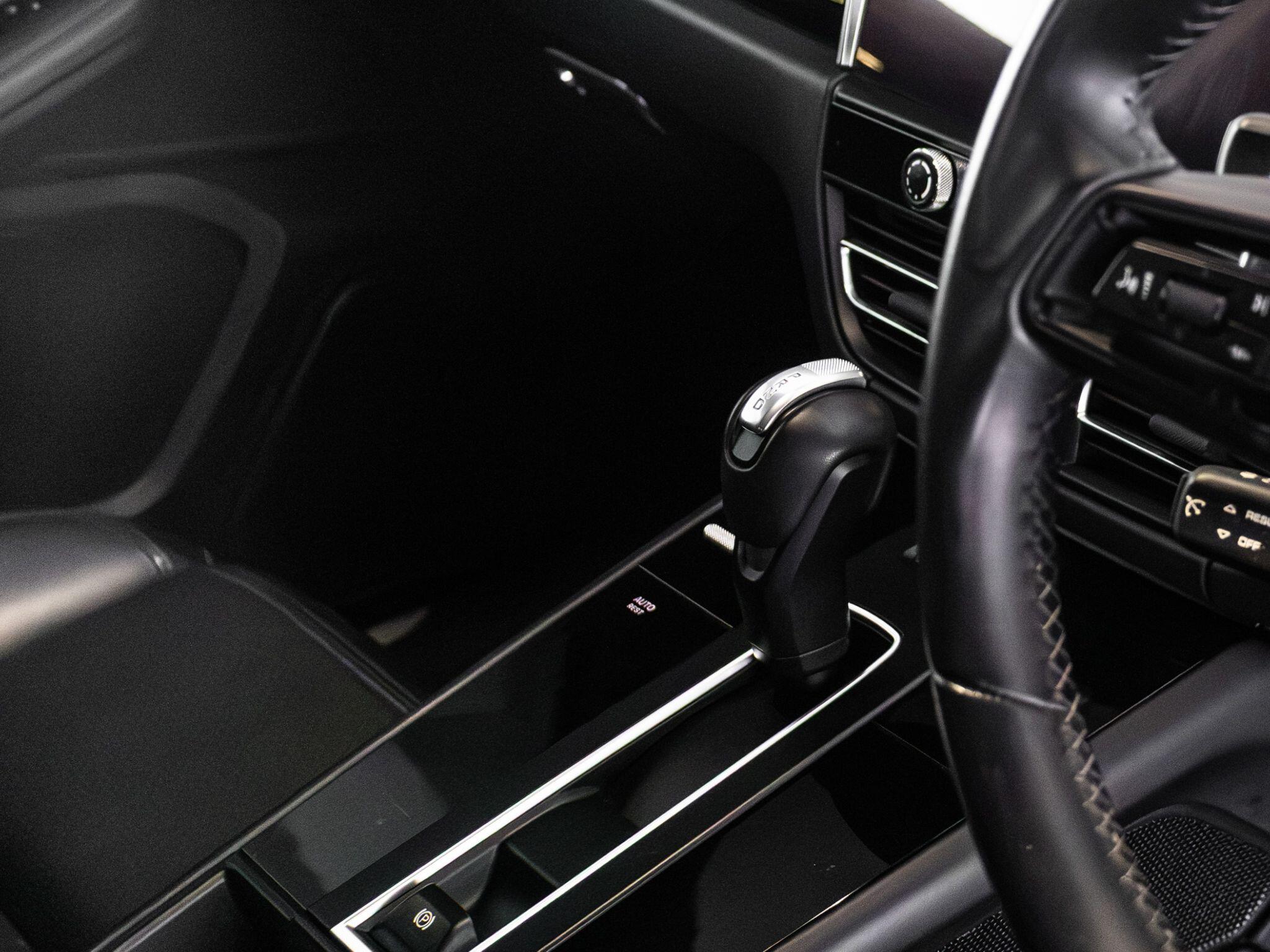 Porsche Macan view 72