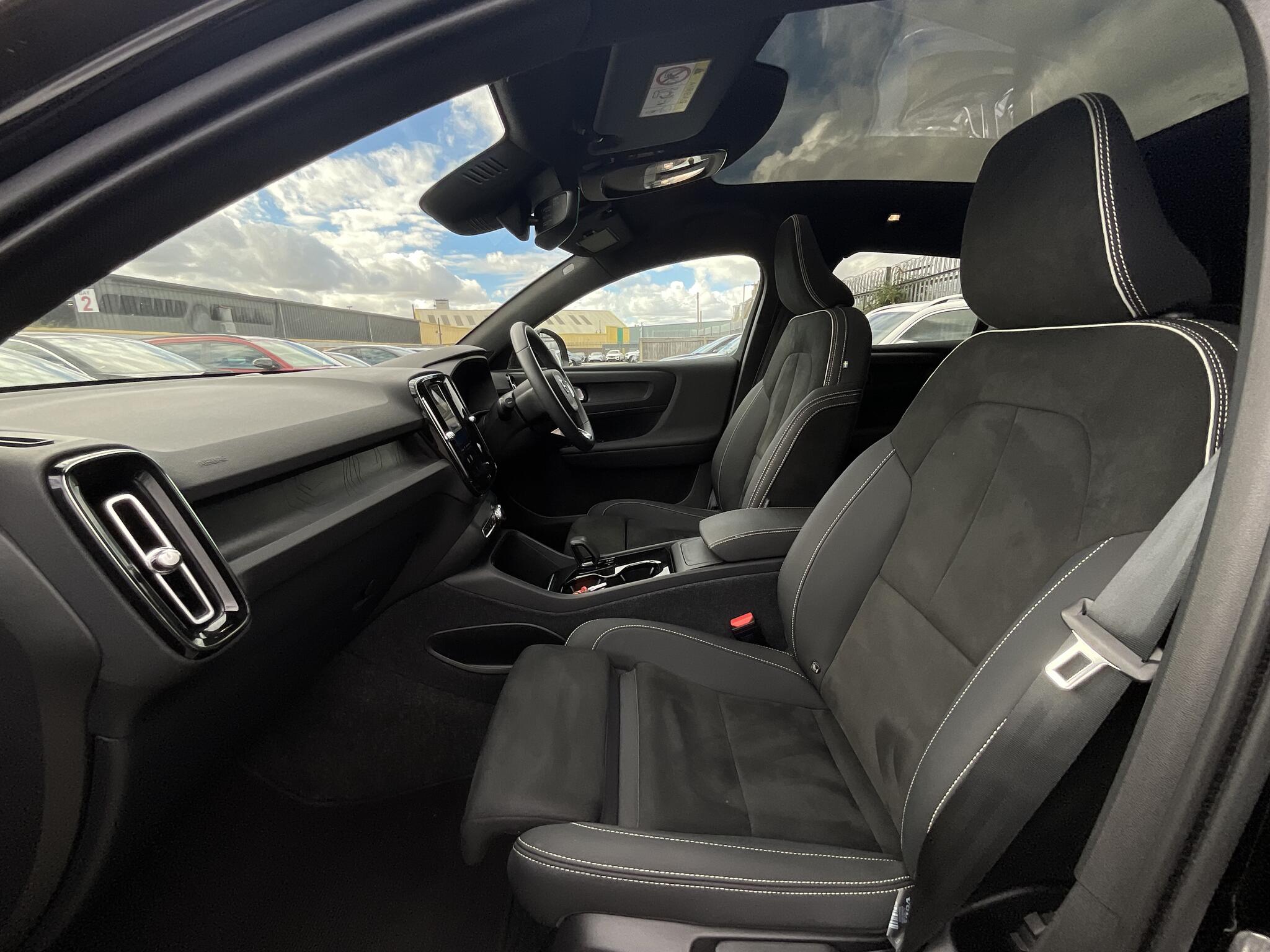Volvo C40 view 18