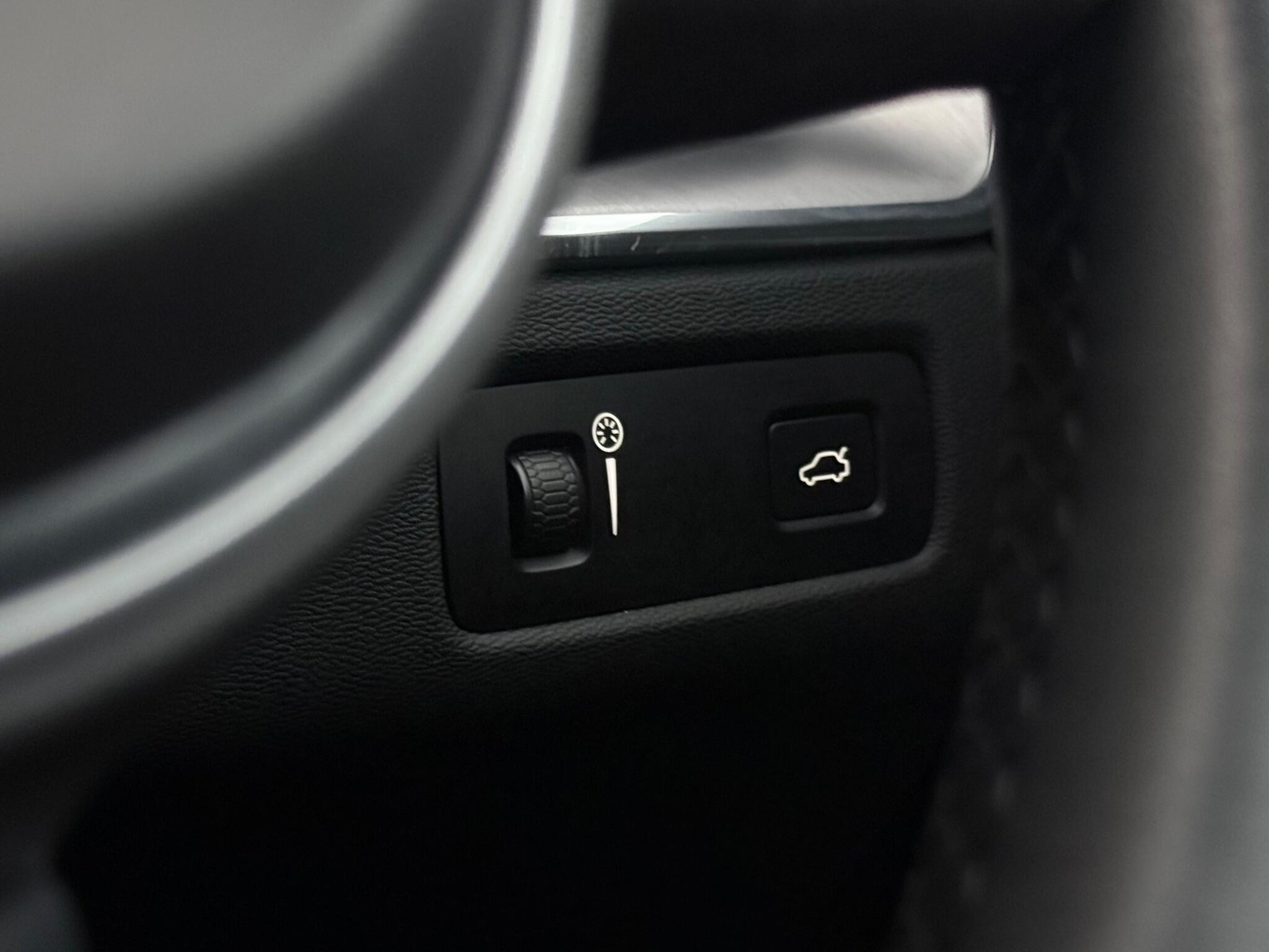 Volvo XC60 view 19