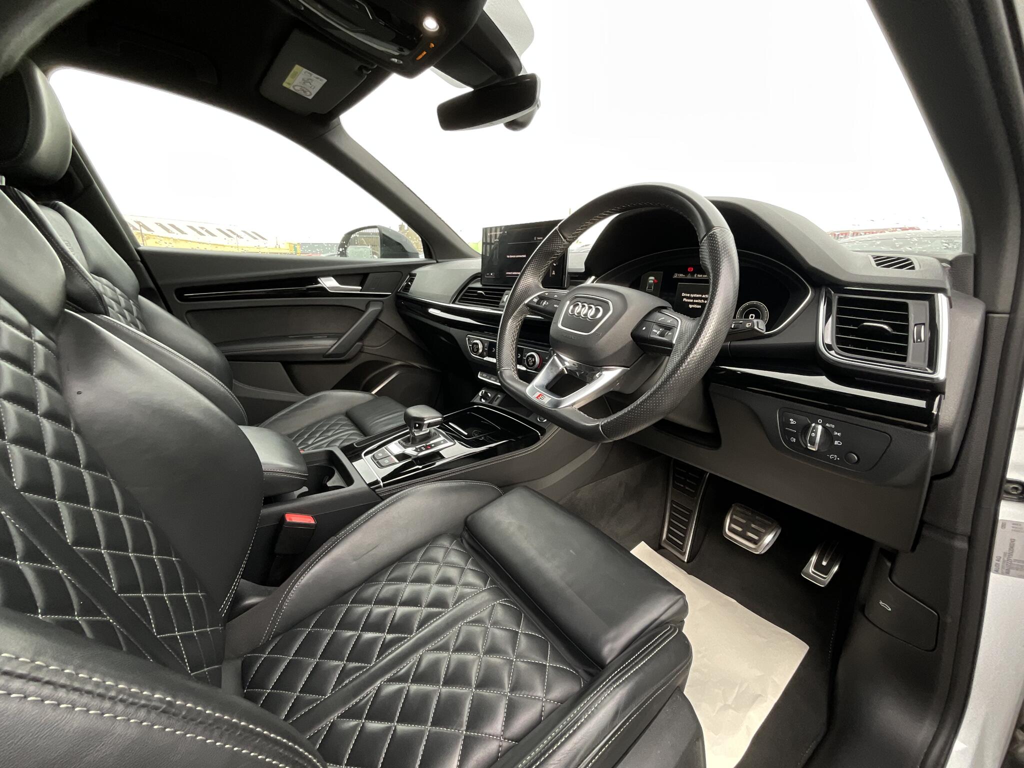 Audi Q5 view 6