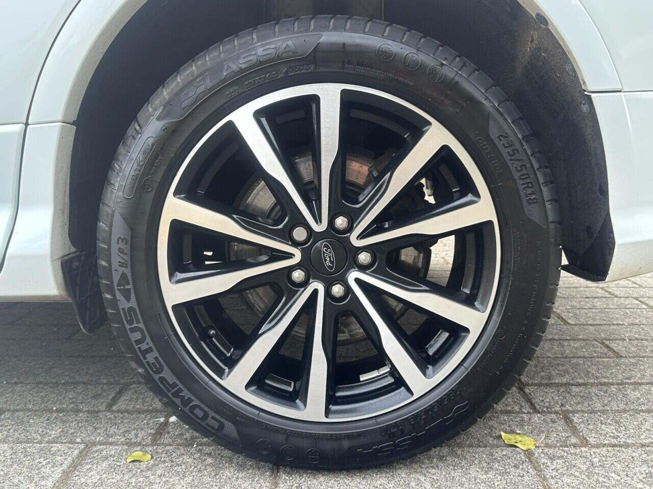 Ford Kuga view 3