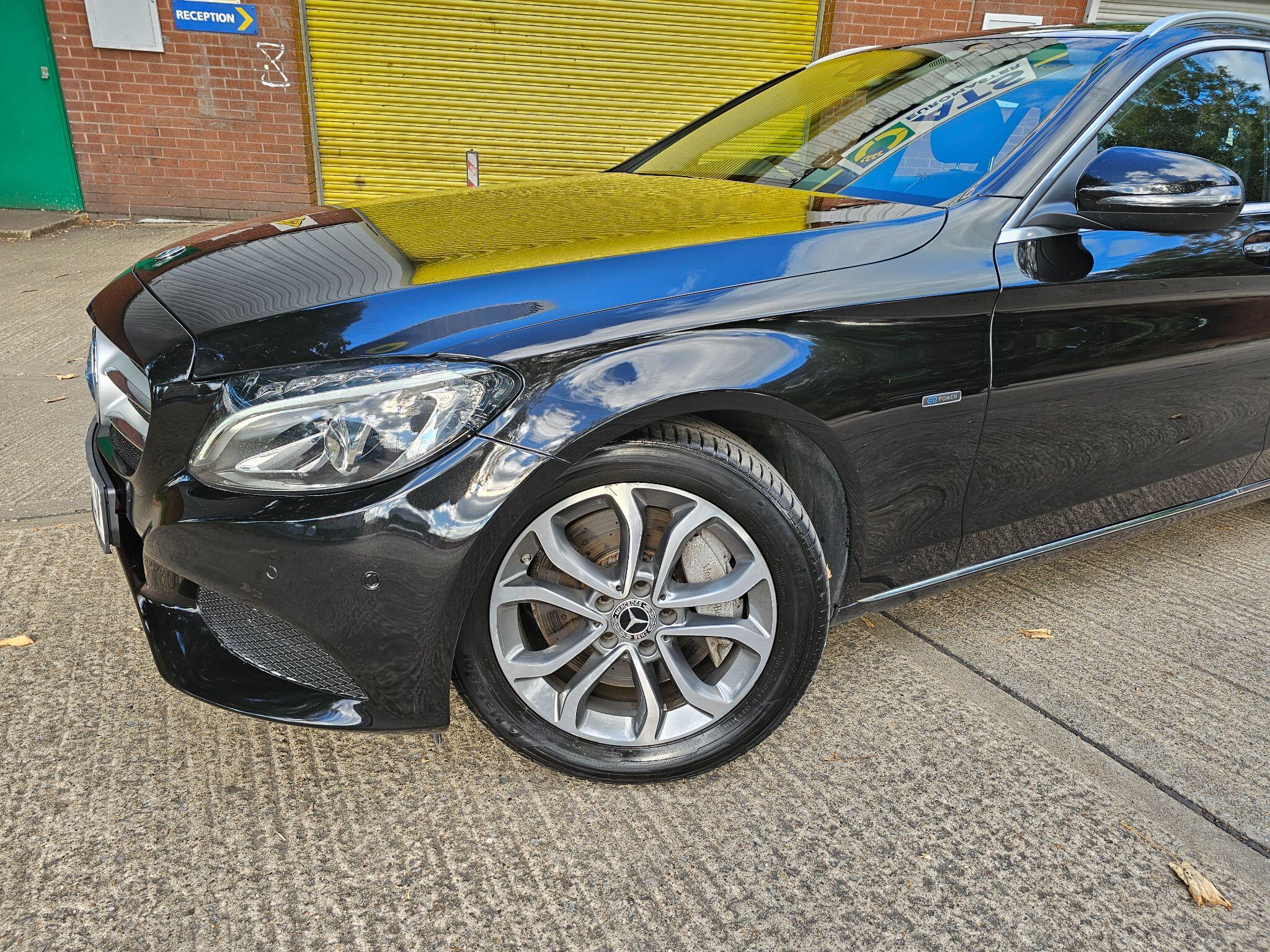 Mercedes-Benz C-Class view 32