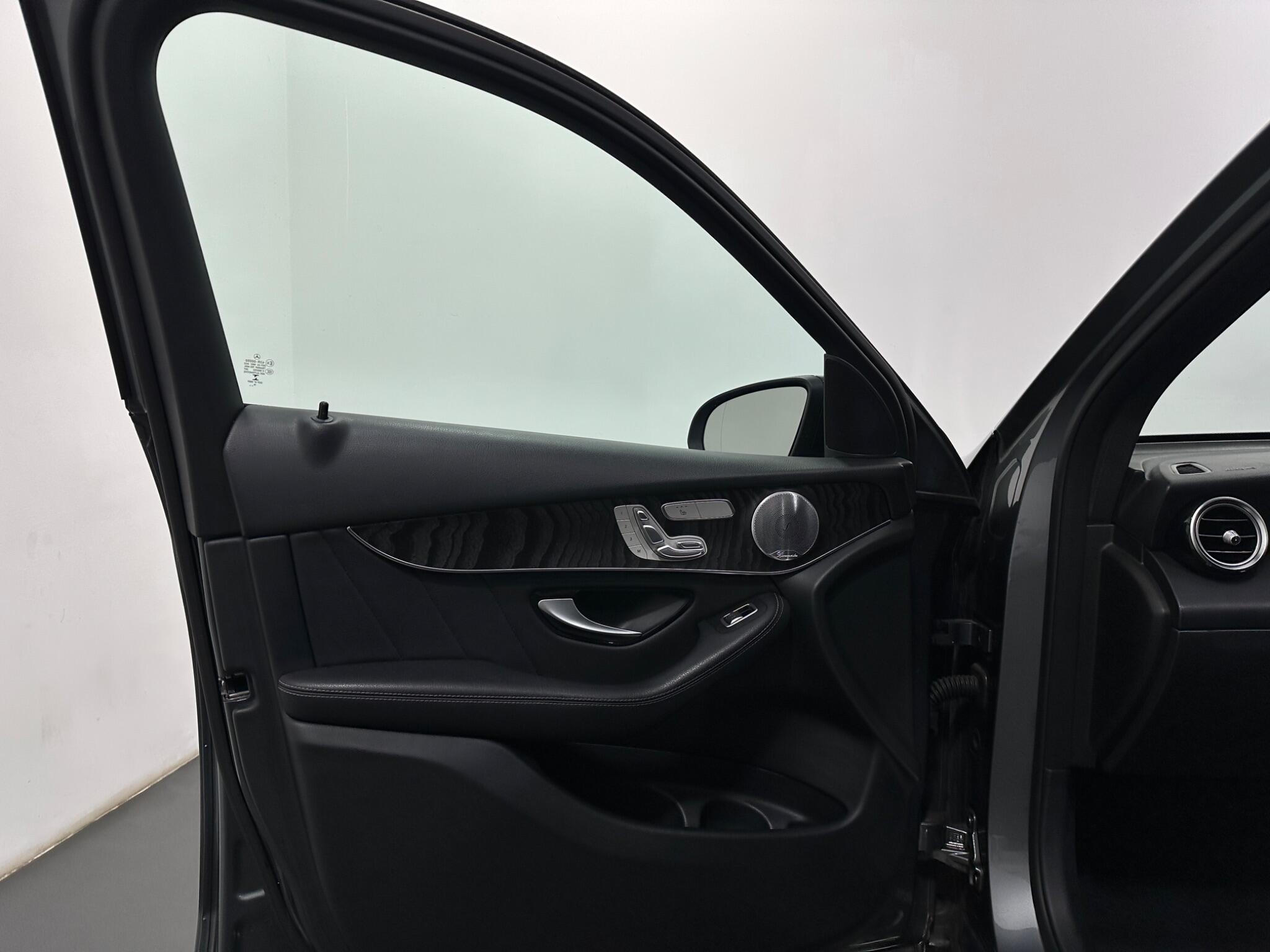 Mercedes-Benz GLC view 37
