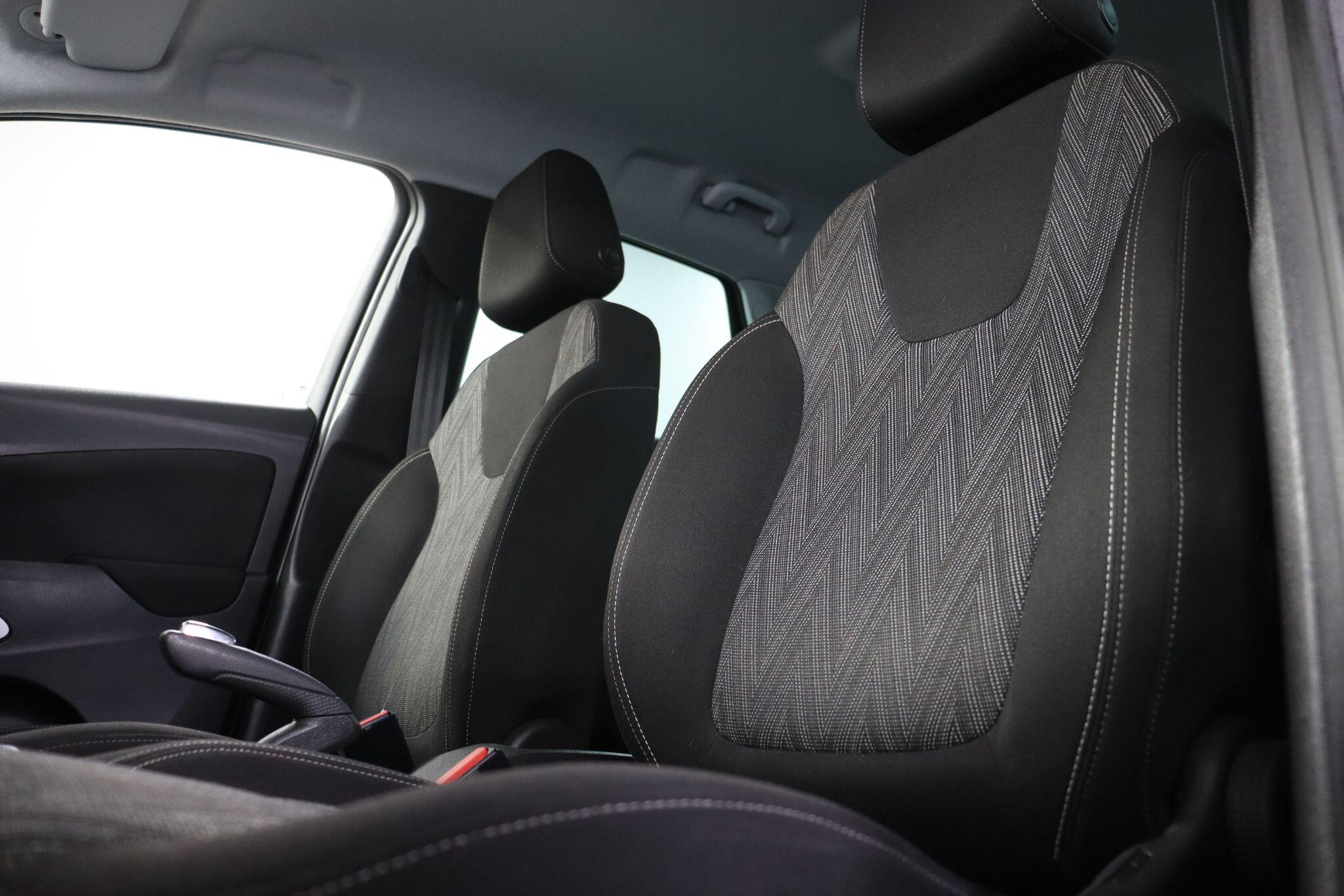 Vauxhall Crossland X view 35
