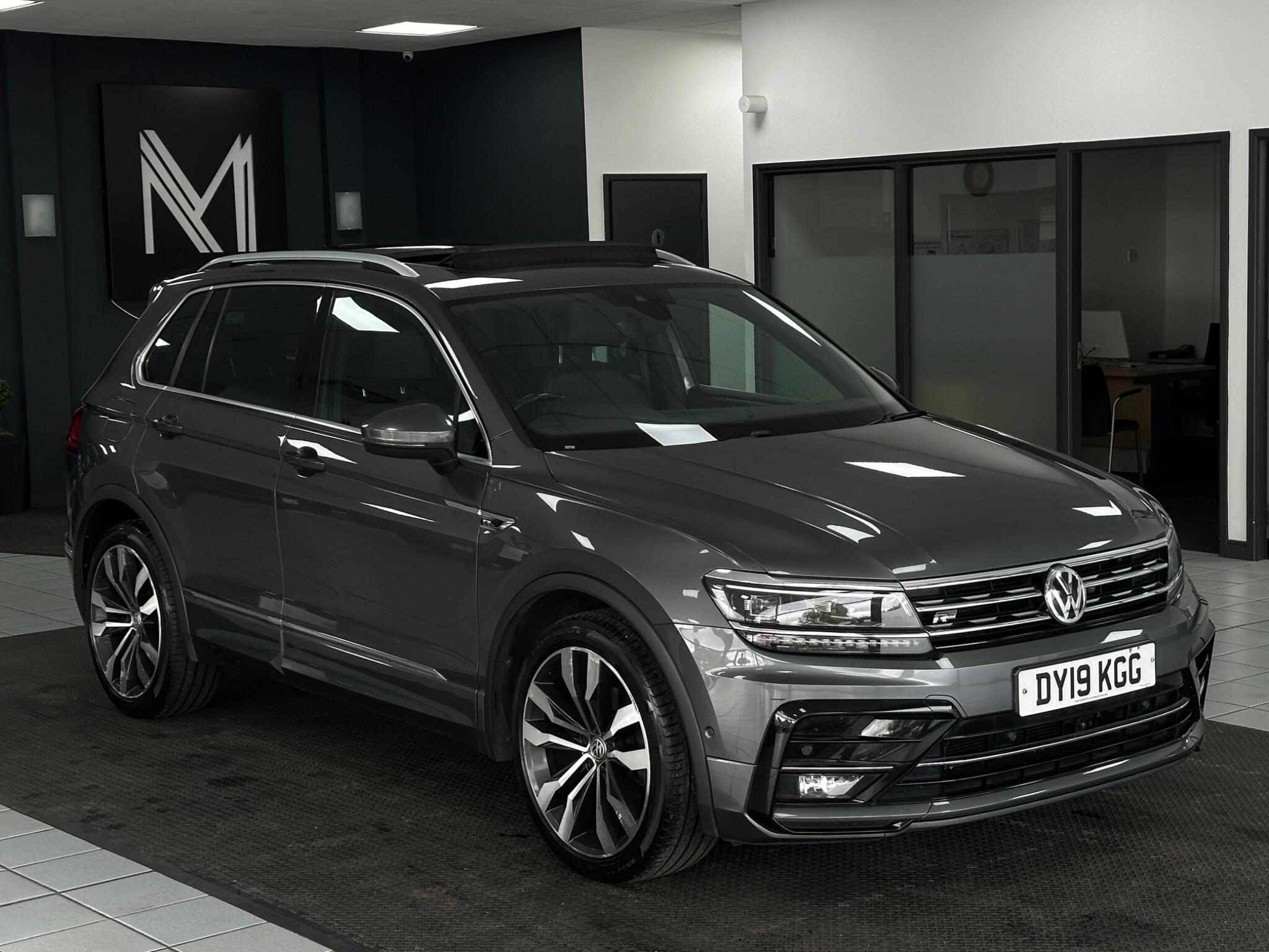 Volkswagen Tiguan view 3
