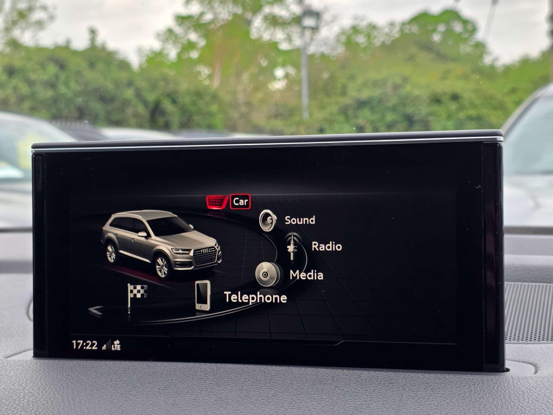 Audi SQ7 view 41