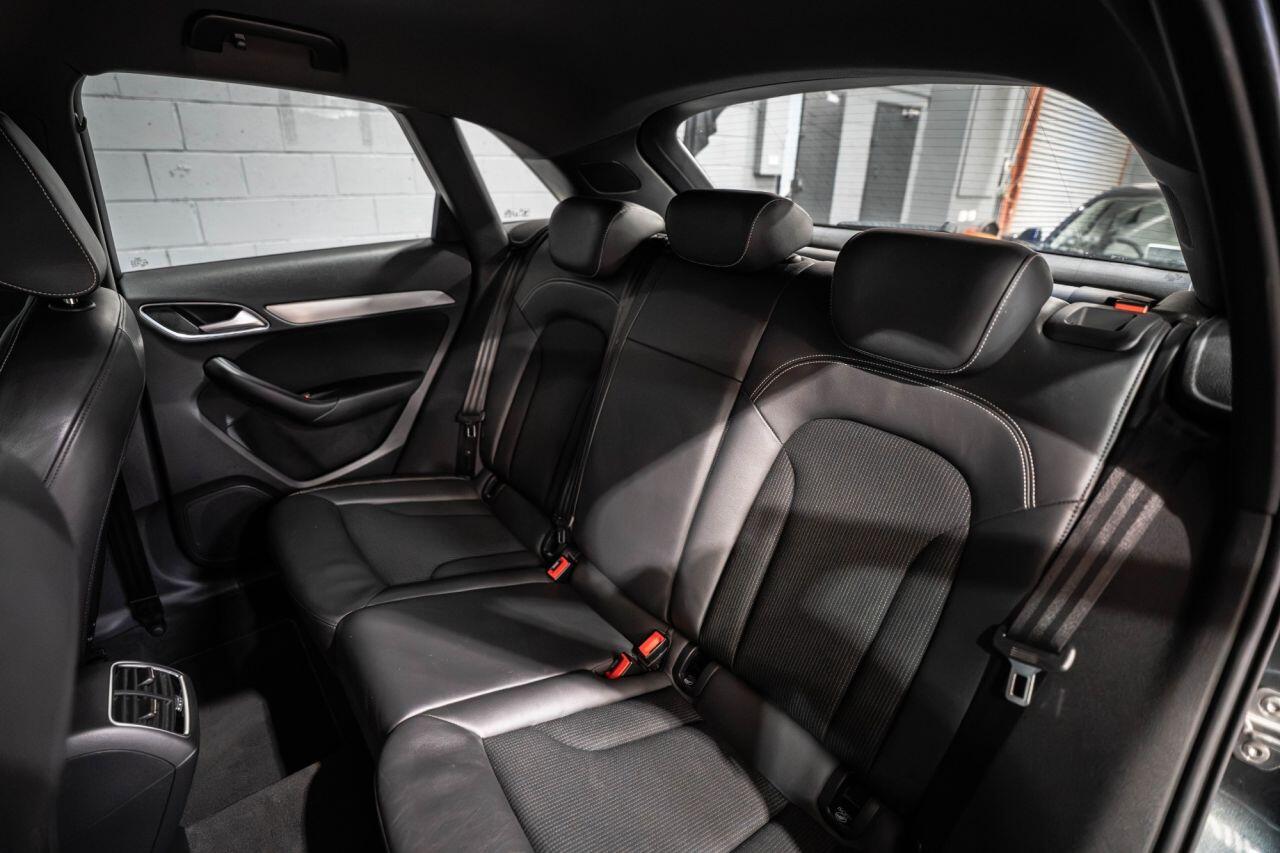Audi Q3 view 21