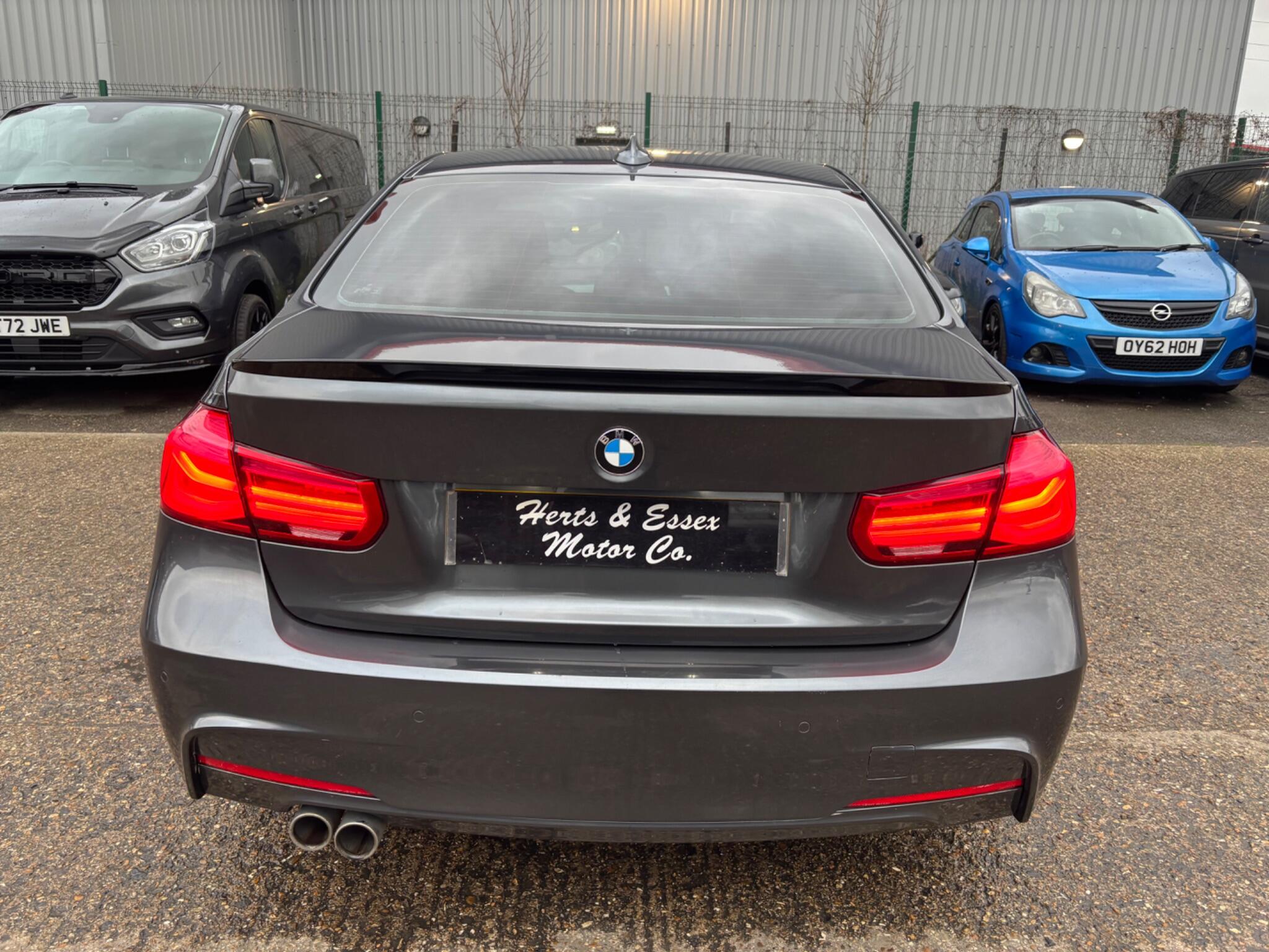 BMW 3 Series view 11