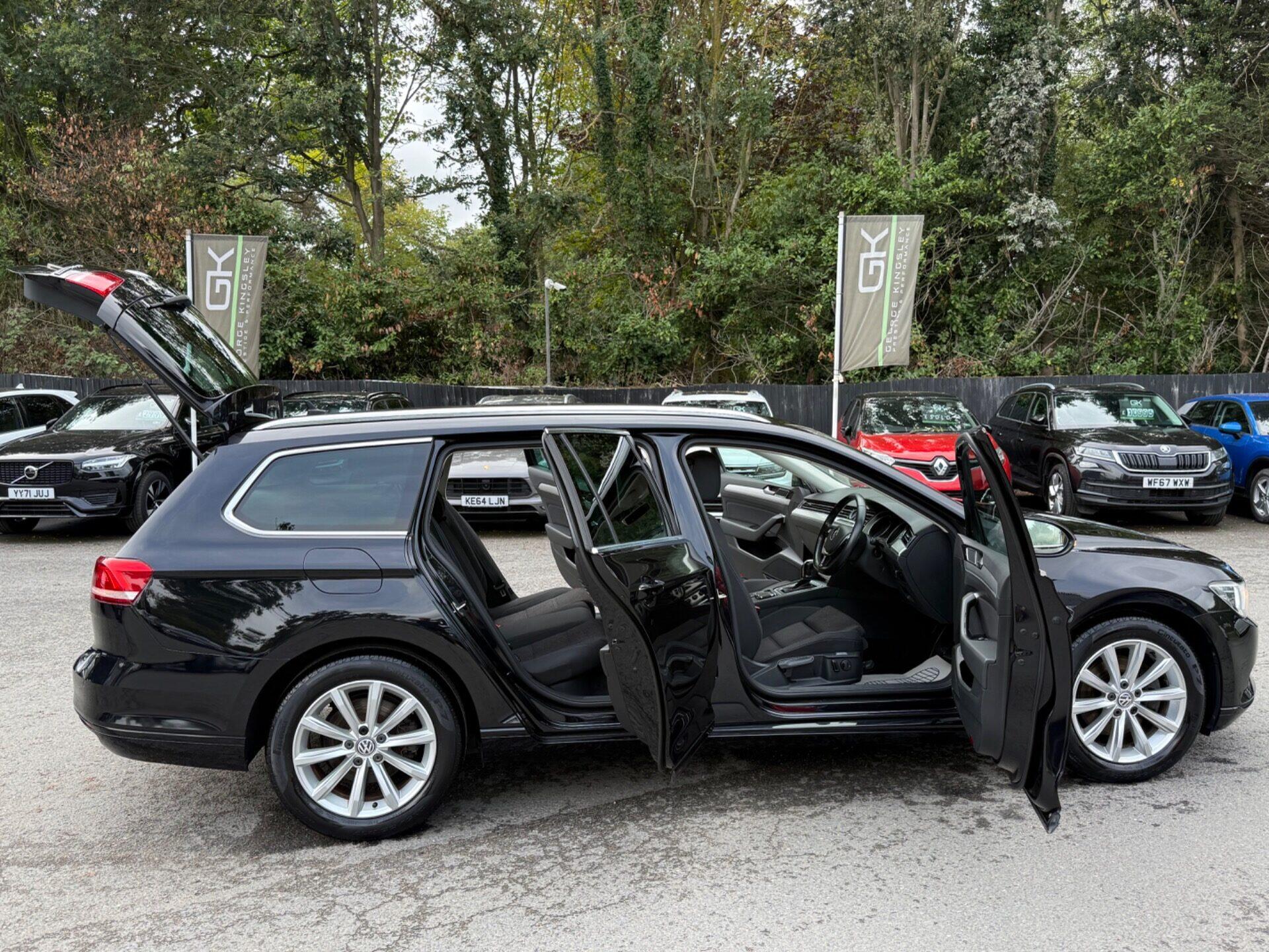 Volkswagen Passat view 23