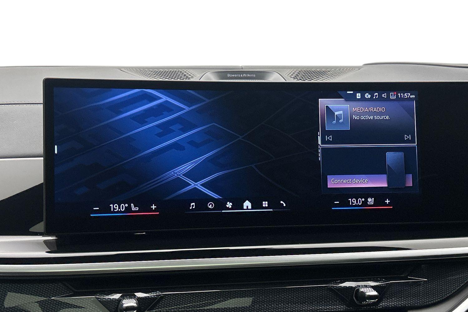 BMW X7 view 8