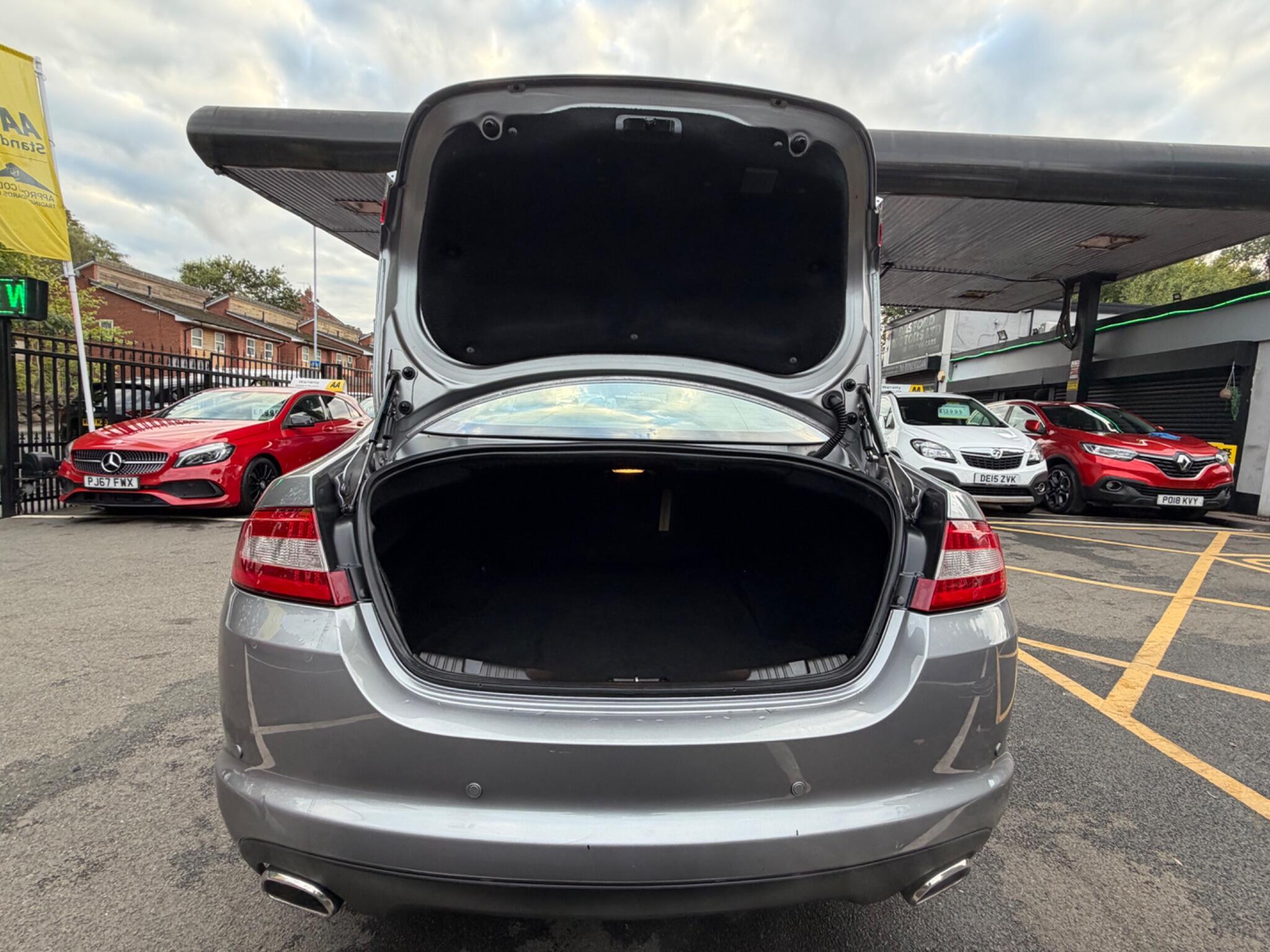 Jaguar XF view 23