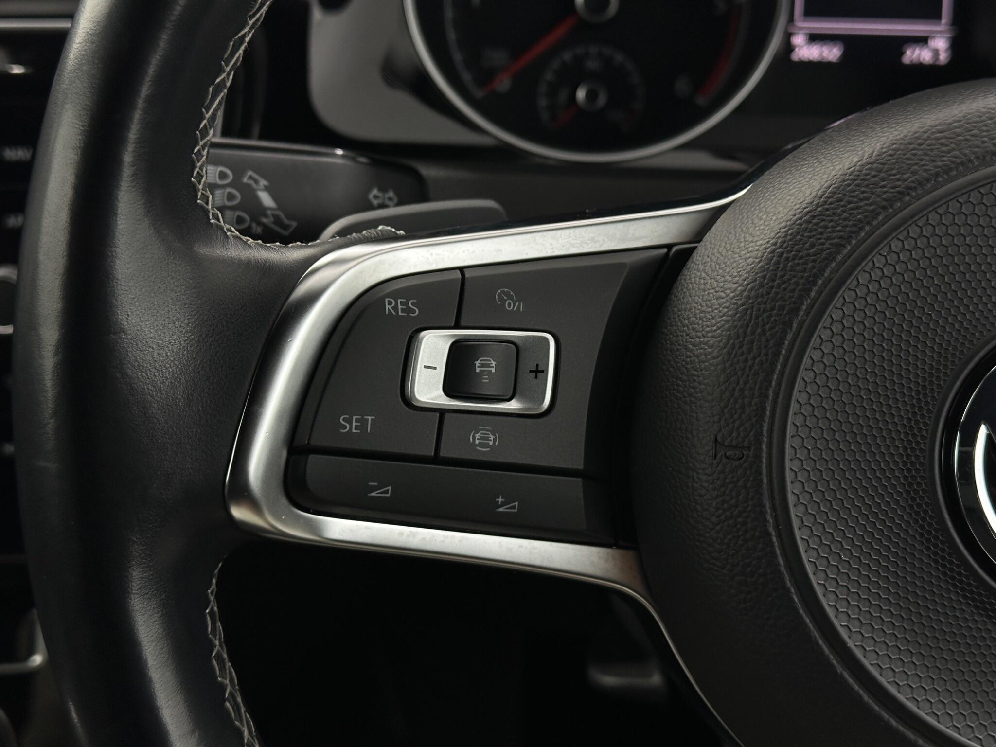 Volkswagen Golf view 15