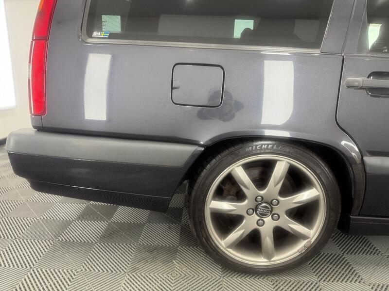 1996 Volvo 850 image 12