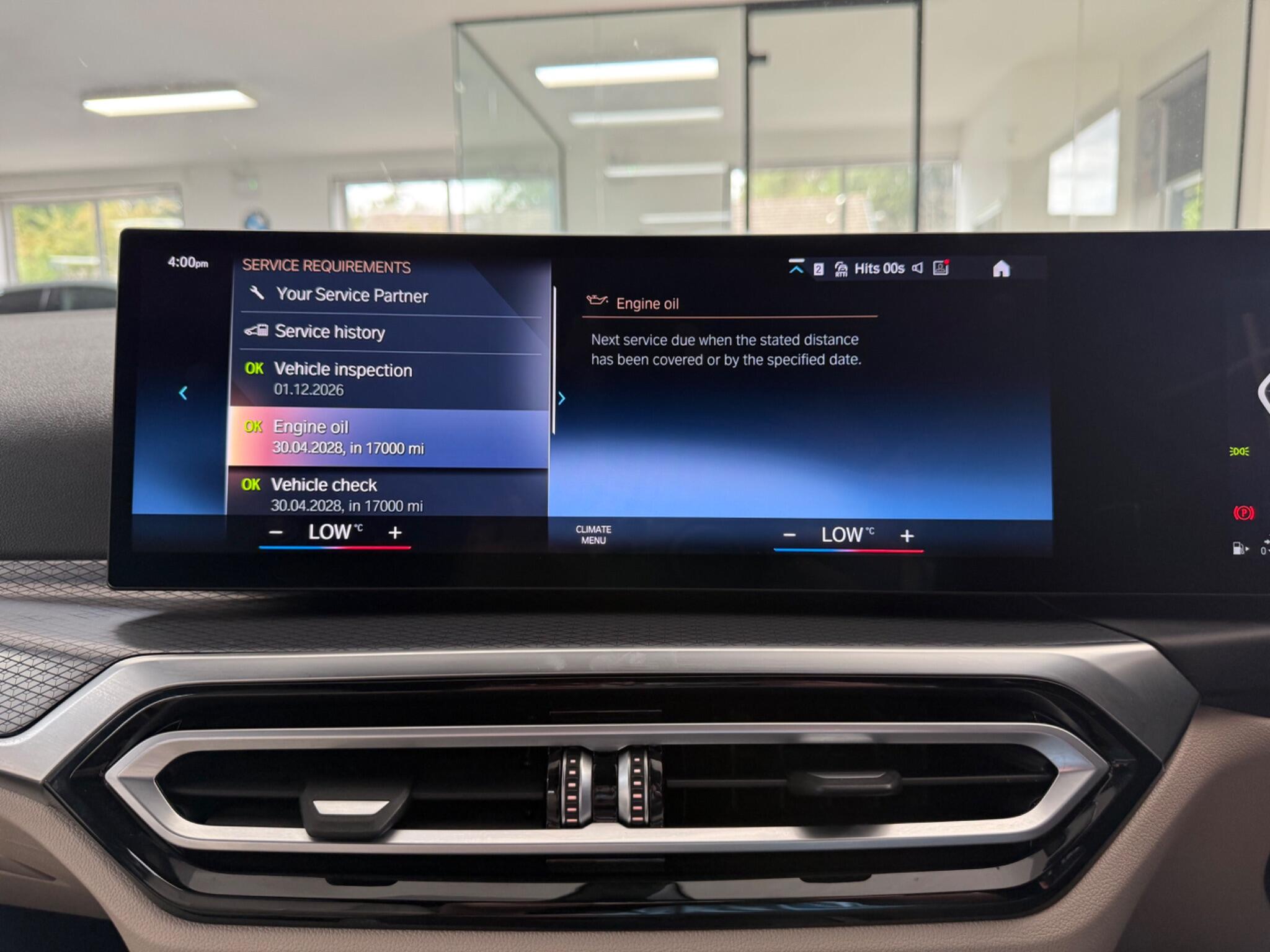 BMW 3 Series view 23