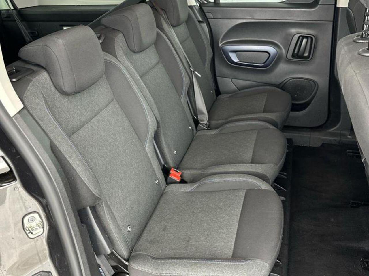 Peugeot Rifter view 4