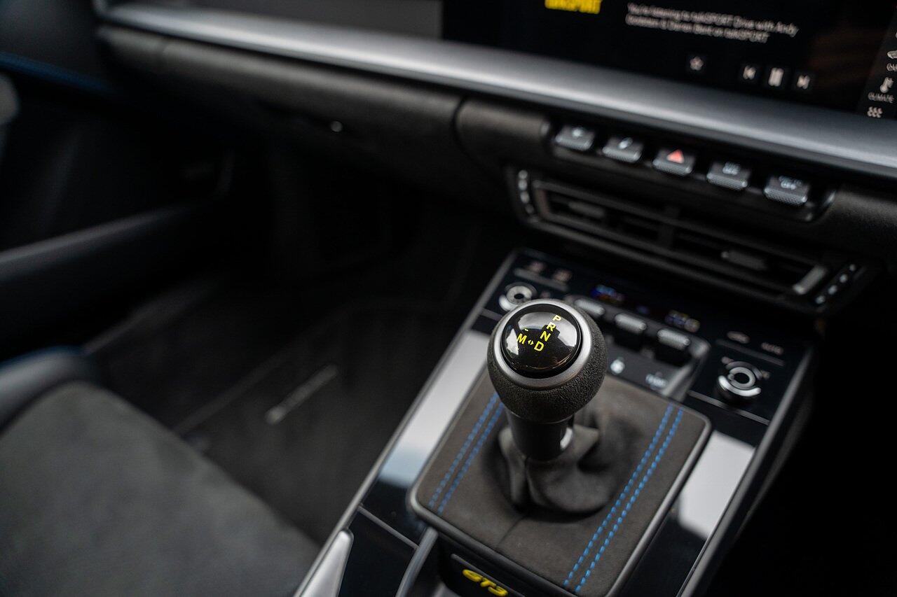Porsche 911 view 71