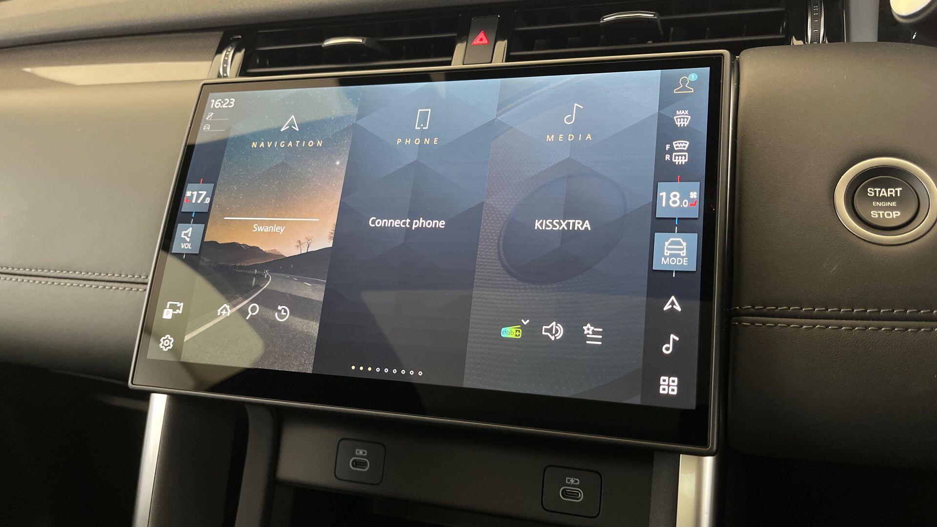 Land Rover Discovery Sport view 39