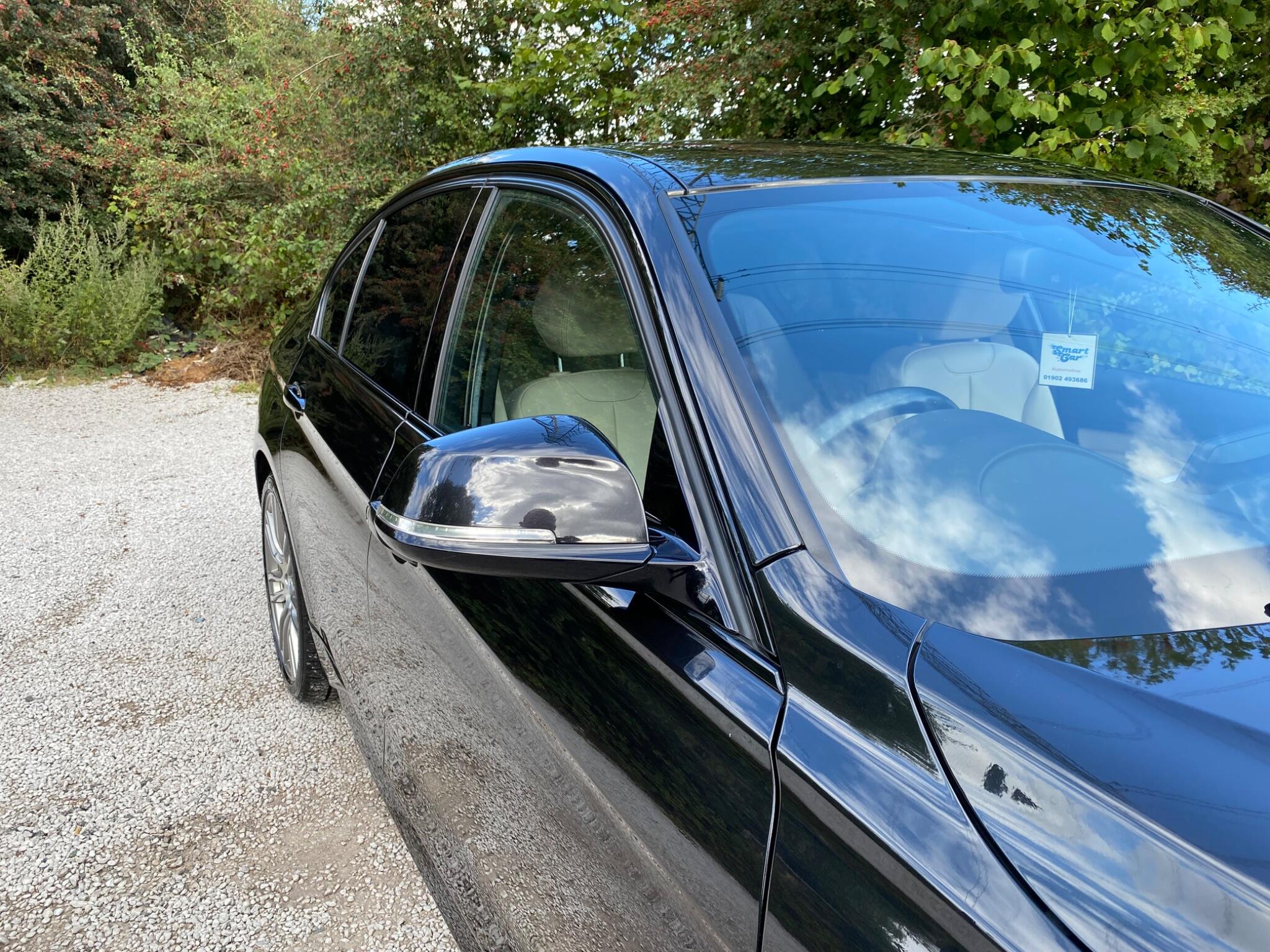 BMW 3 Series view 23