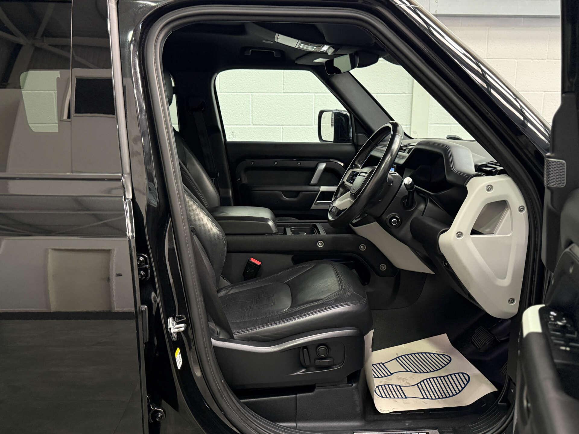 Land Rover Defender view 17