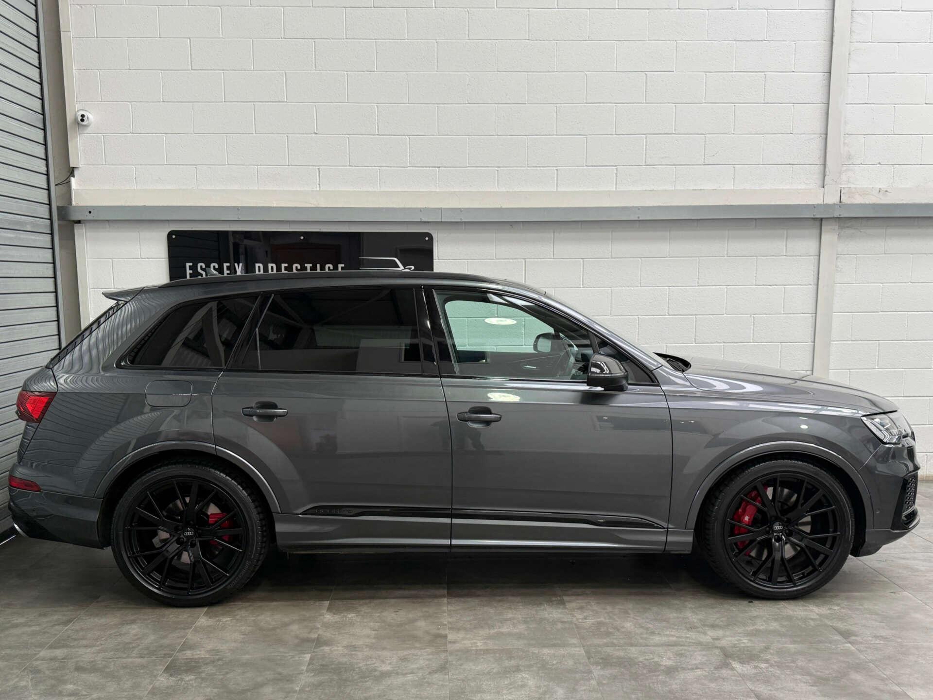 Audi SQ7 view 7