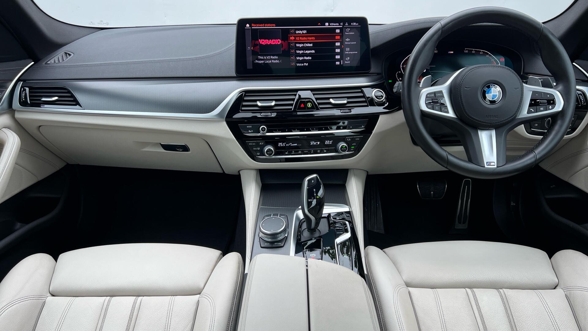 BMW 5 Series view 4