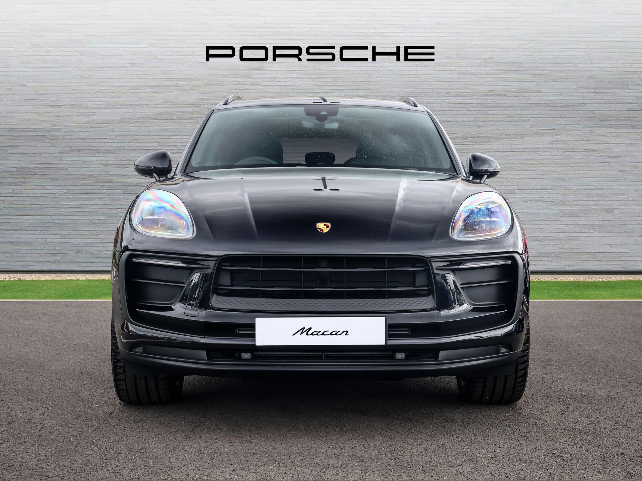 Porsche Macan view 39