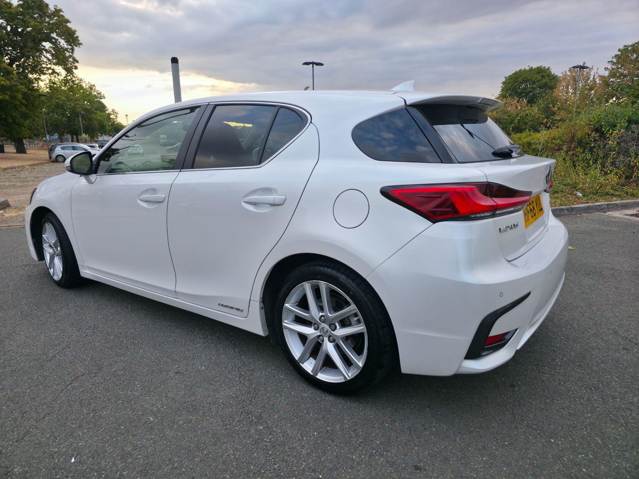 Lexus CT view 9