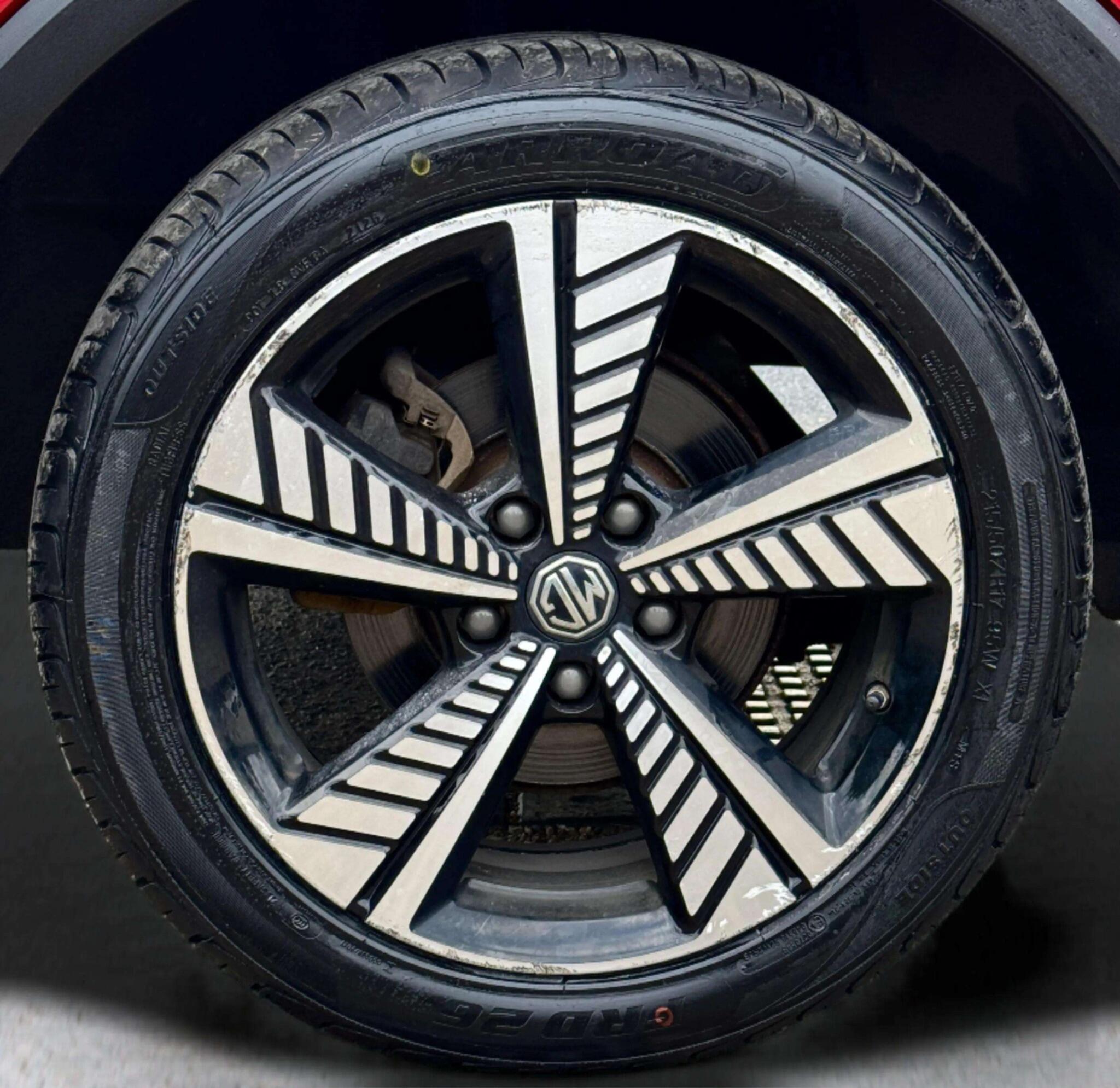 MG ZS view 75