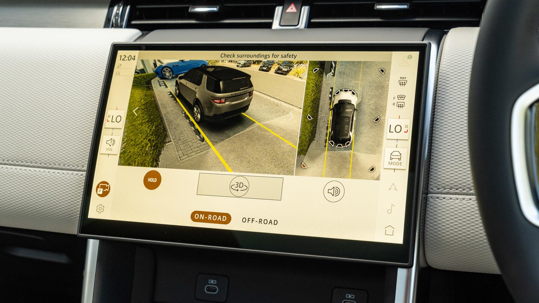 Land Rover Discovery Sport view 14